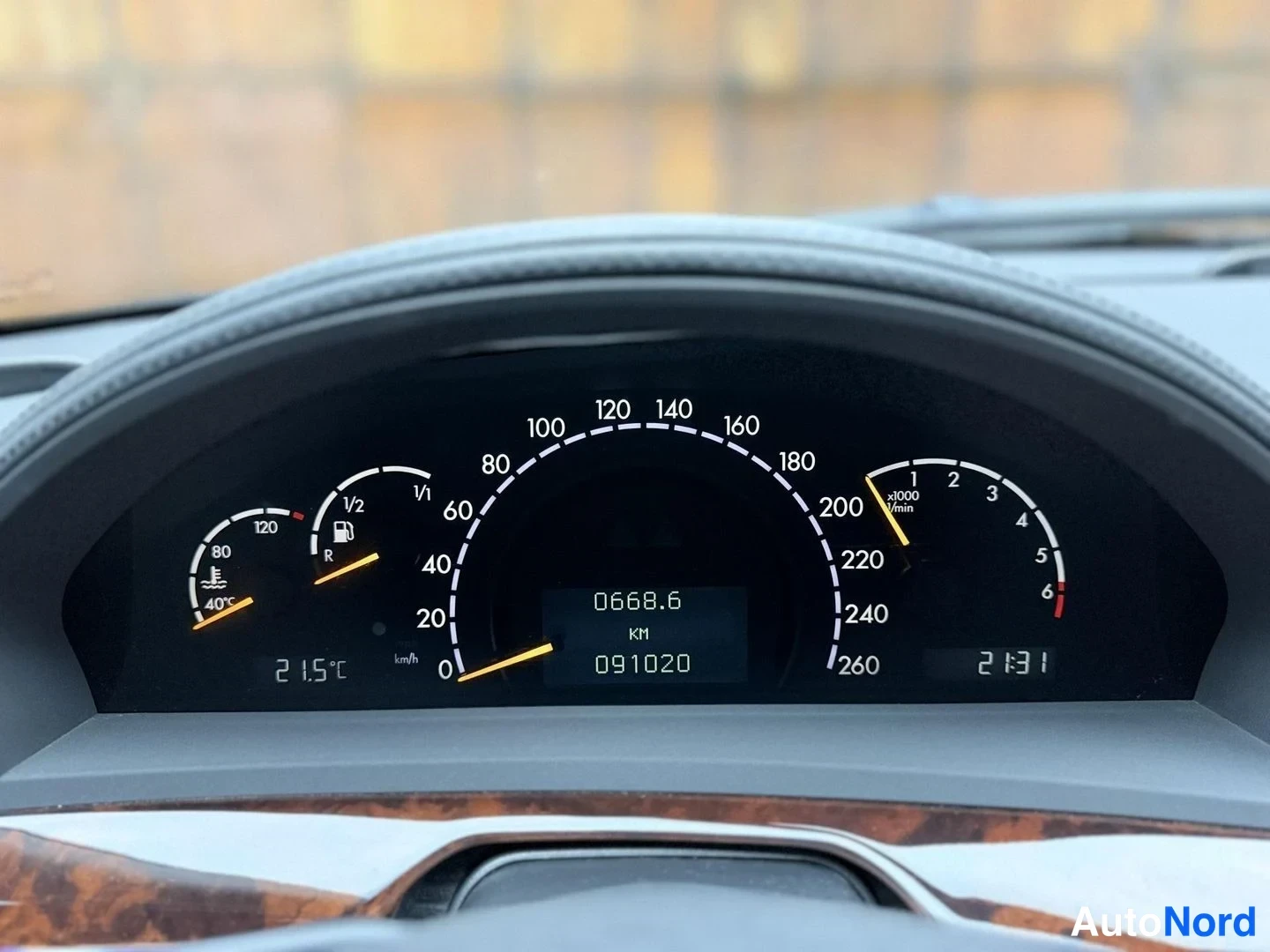 Musta Mercedes-Benz S 600 2004, yksityiskohta, kuva 31