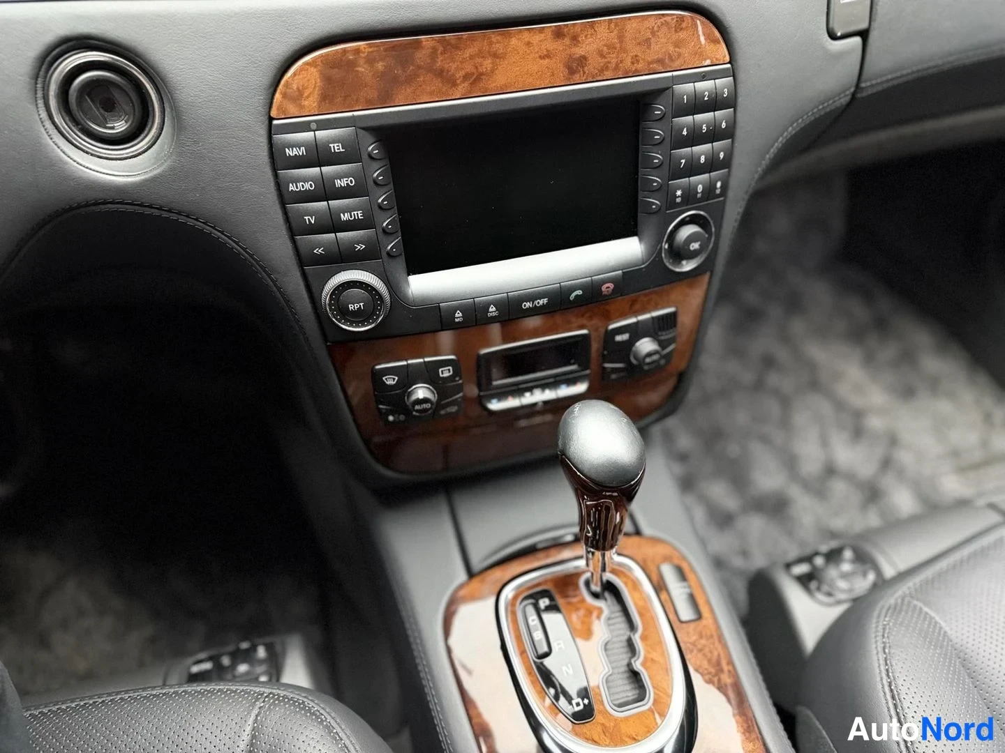 Musta Mercedes-Benz S 600 2004, yksityiskohta, kuva 32