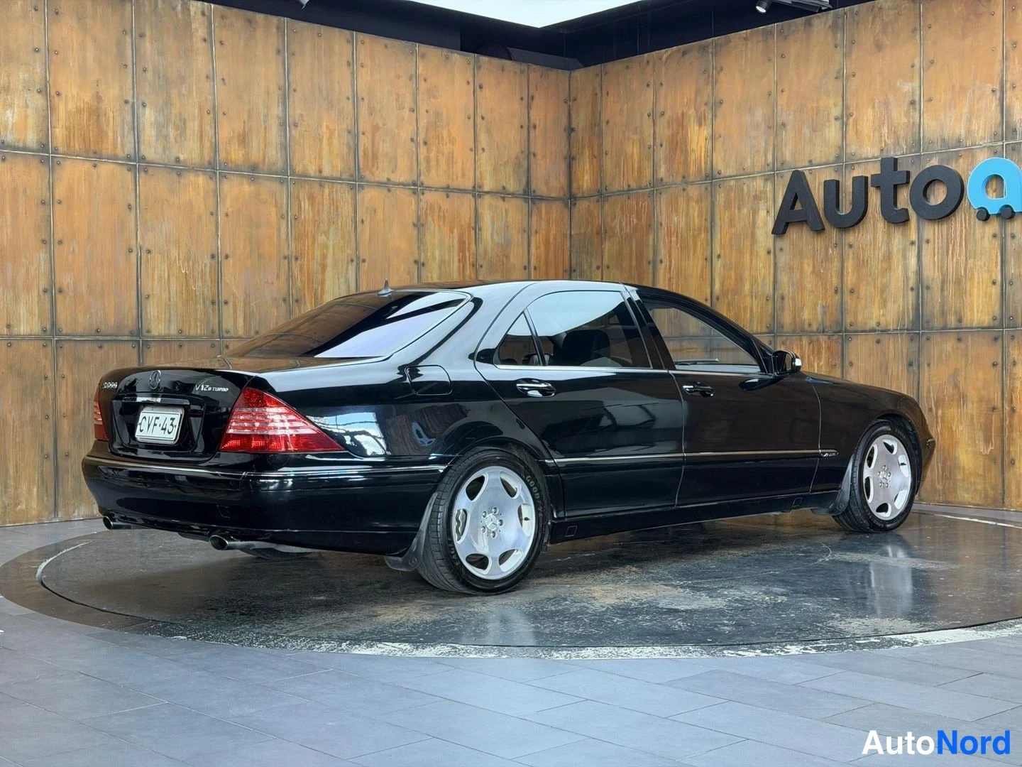 Musta Mercedes-Benz S 600 2004, takaviisto, kuva 11