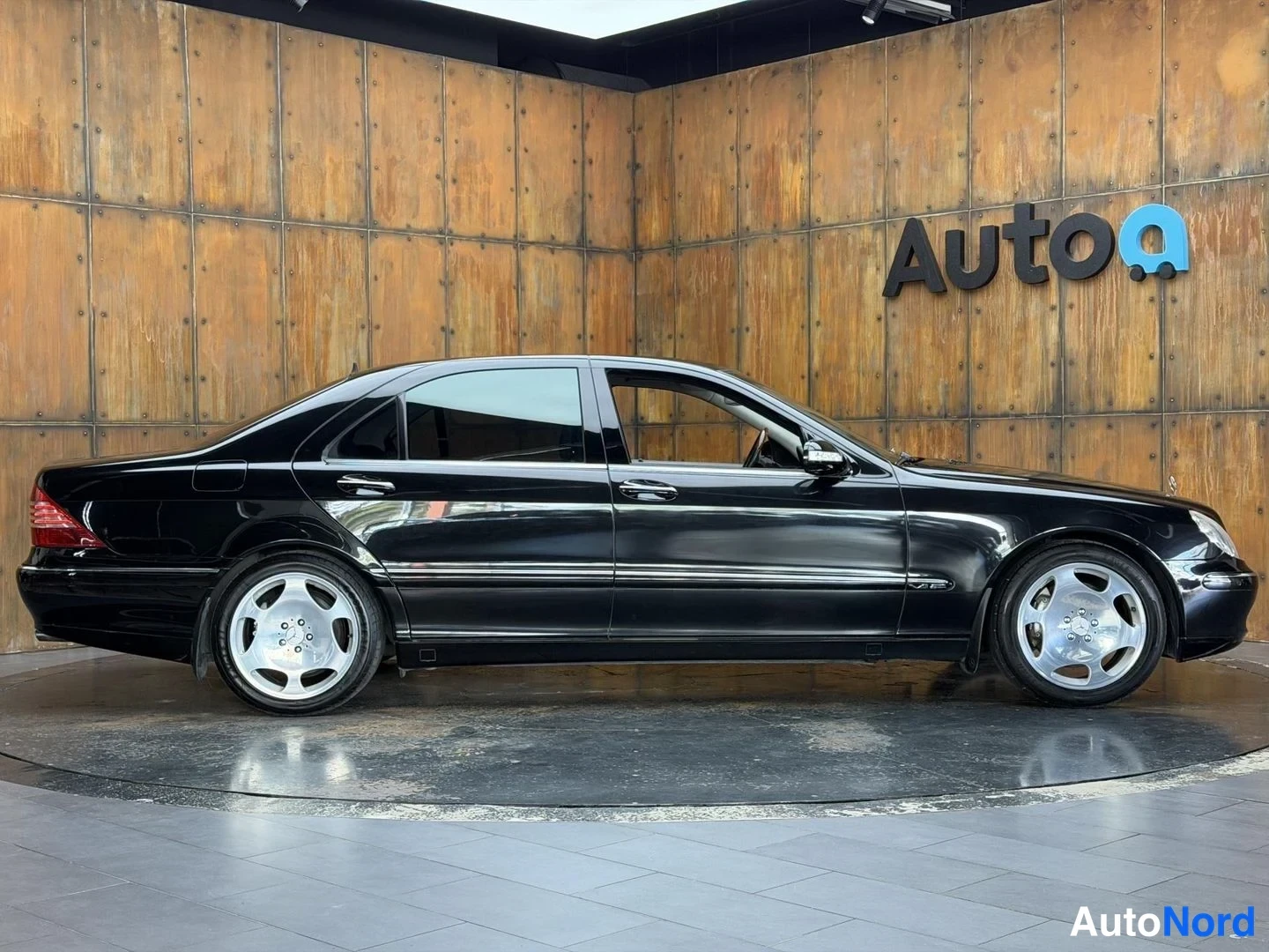 Musta Mercedes-Benz S 600 2004, sivulta, kuva 10