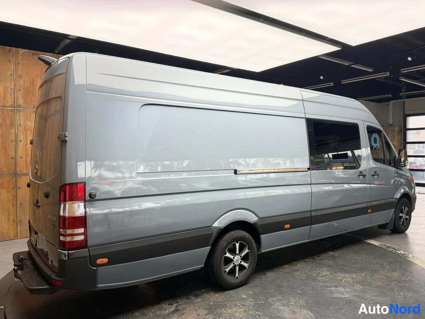 Harmaa Mercedes-Benz Sprinter 316 CDI 2017, takaviisto, kuva 7