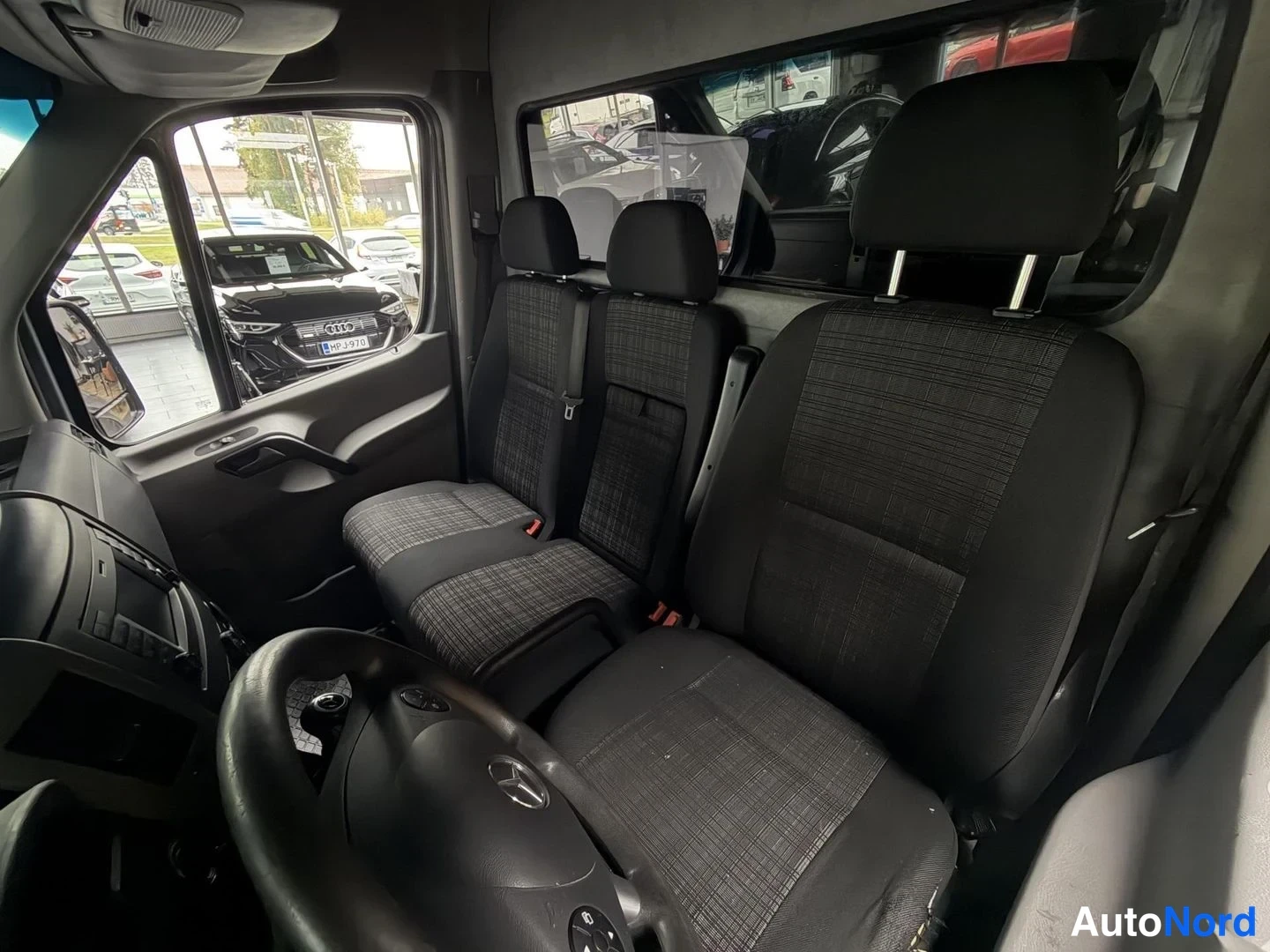 Harmaa Mercedes-Benz Sprinter 316 CDI 2017, etuistuimet, kuva 12