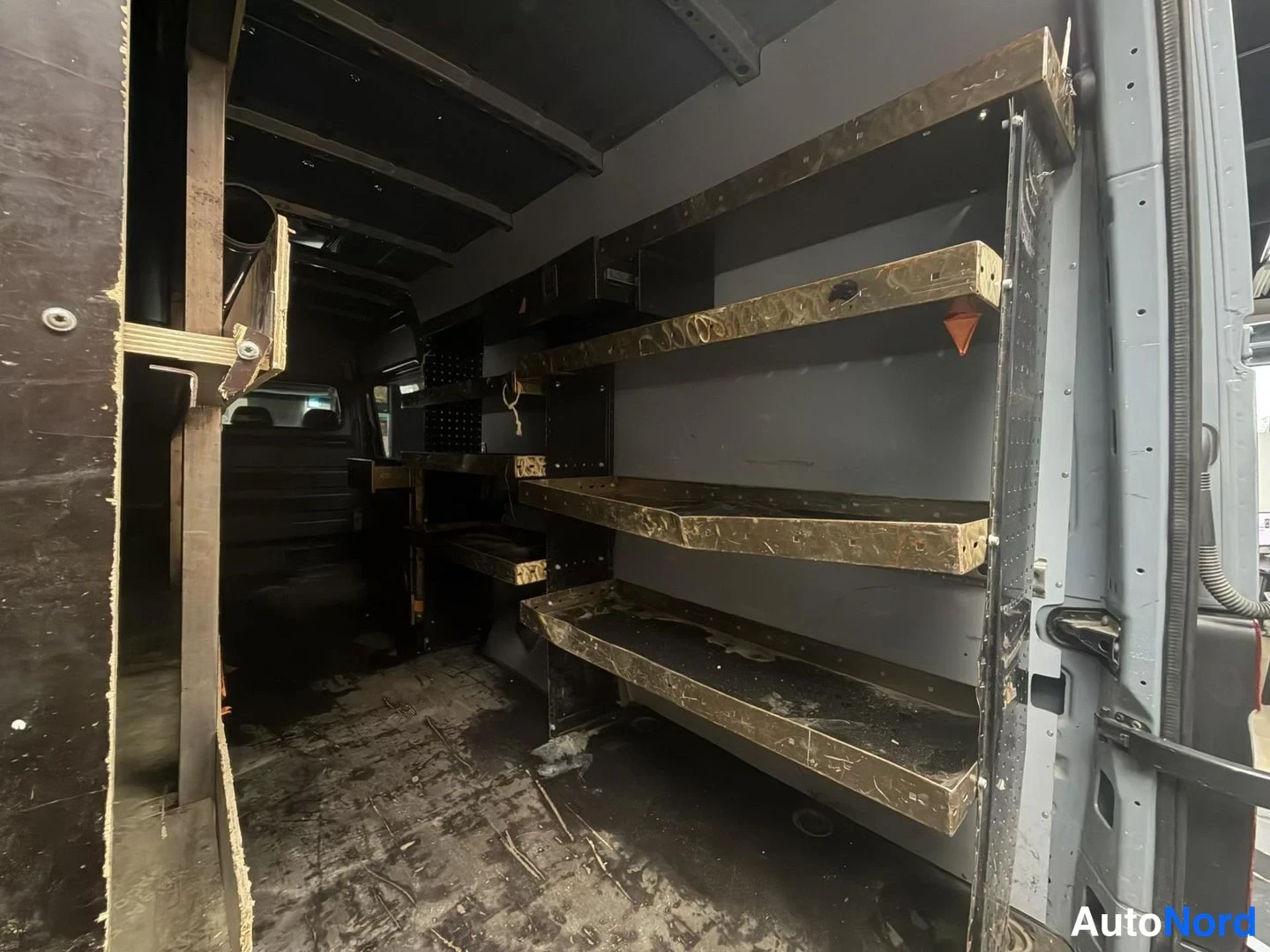 Harmaa Mercedes-Benz Sprinter 316 CDI 2017, tavaratila, kuva 17