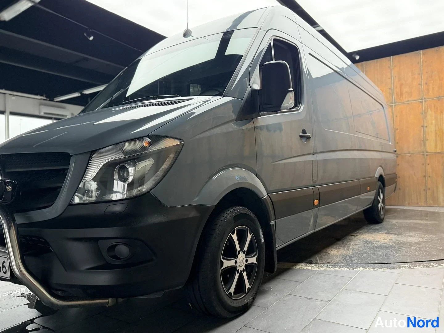 Harmaa Mercedes-Benz Sprinter 316 CDI 2017, etuviisto, keula vasemmalle, kuva 3