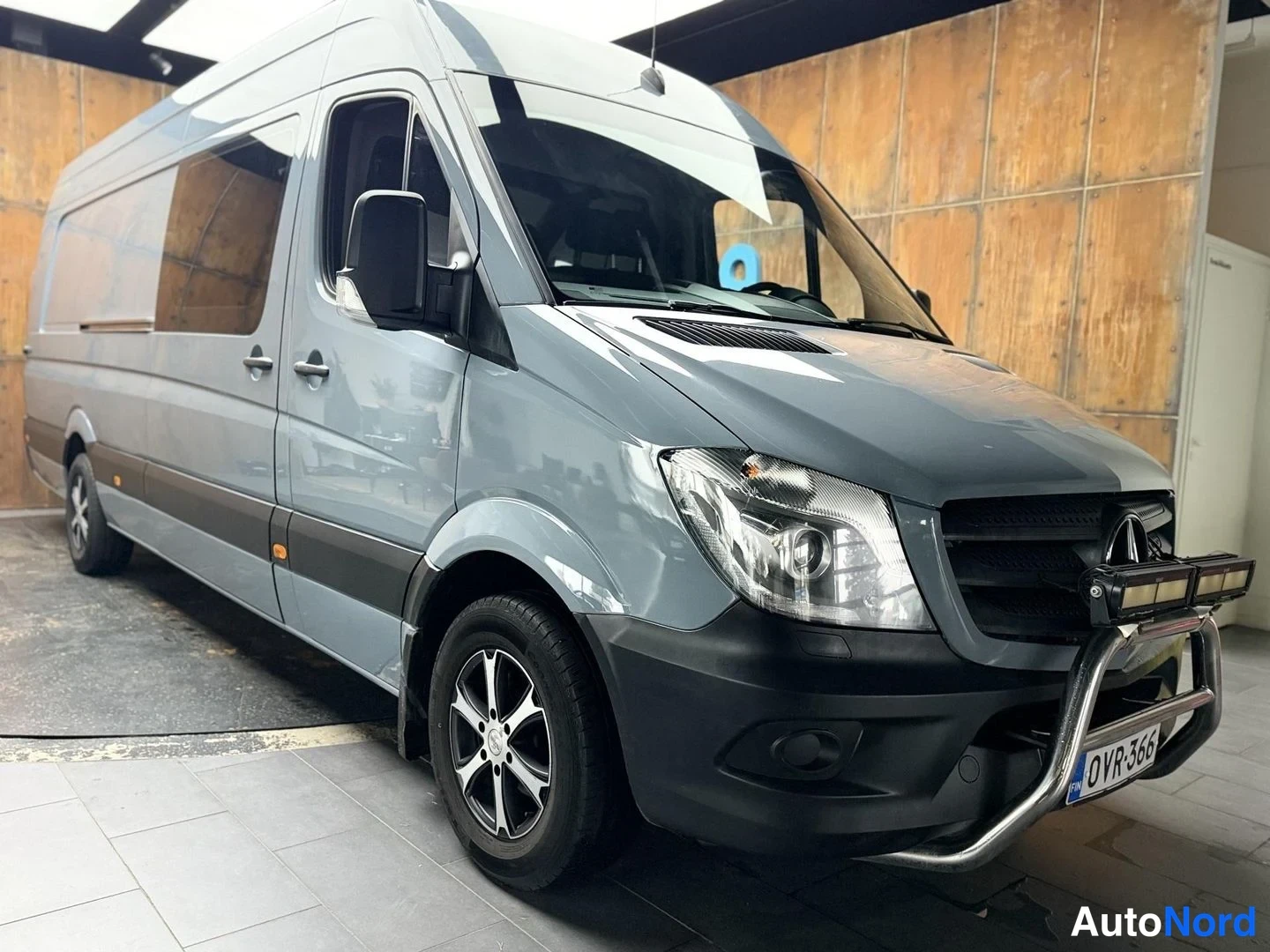 Harmaa Mercedes-Benz Sprinter 316 CDI 2017, etuviisto, keula oikealle, kuva 5