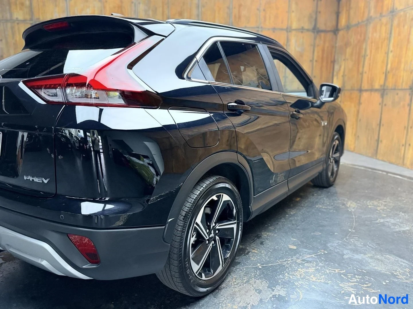 Musta Mitsubishi Eclipse Cross 2025, takaviisto, kuva 14