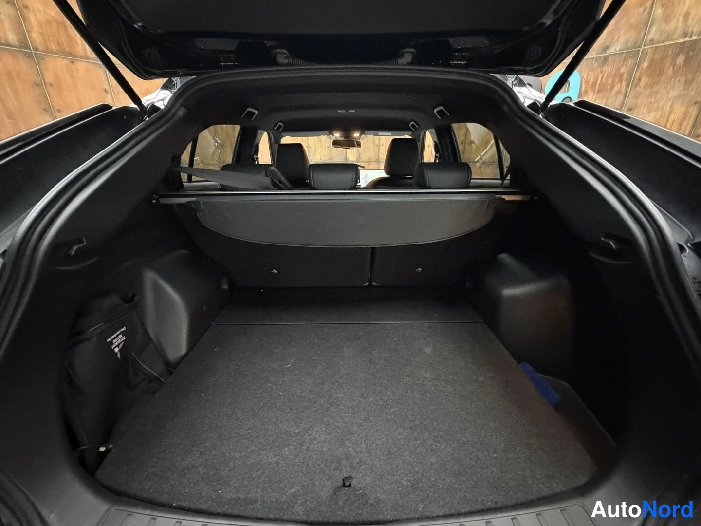 Musta Mitsubishi Eclipse Cross 2025, tavaratila, kuva 23