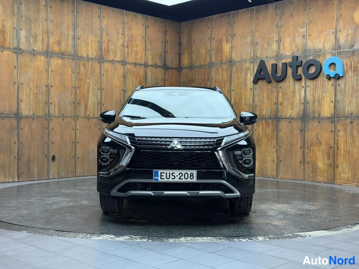 Musta Mitsubishi Eclipse Cross 2025, edestä, kuva 8