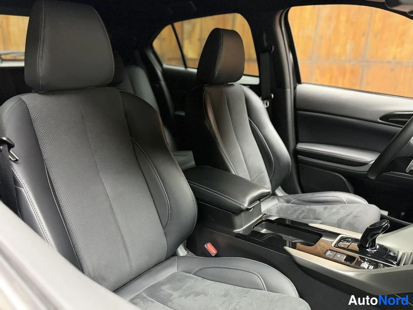 Musta Mitsubishi Eclipse Cross 2025, etuistuimet, kuva 20