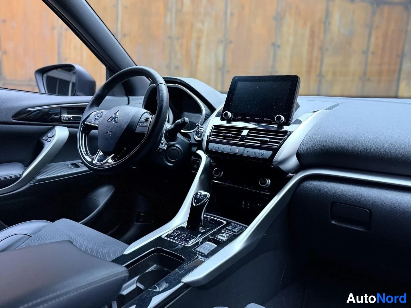 Musta Mitsubishi Eclipse Cross 2025, ohjaamo, kuva 18