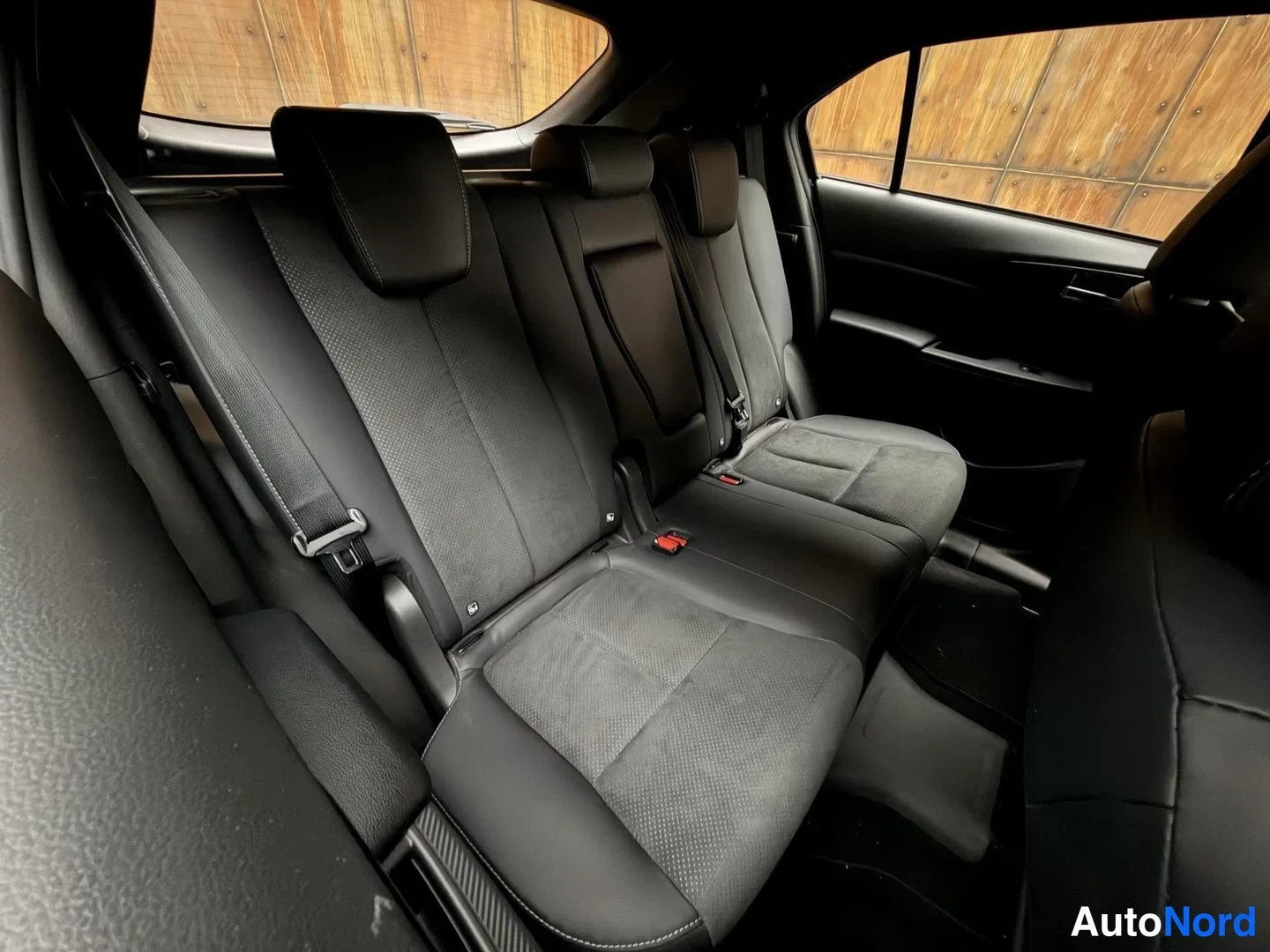 Musta Mitsubishi Eclipse Cross 2025, takaistuimet, kuva 21