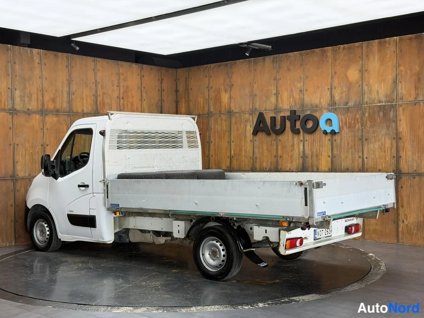 Valkoinen Opel Movano 2018, takaviisto, kuva 10