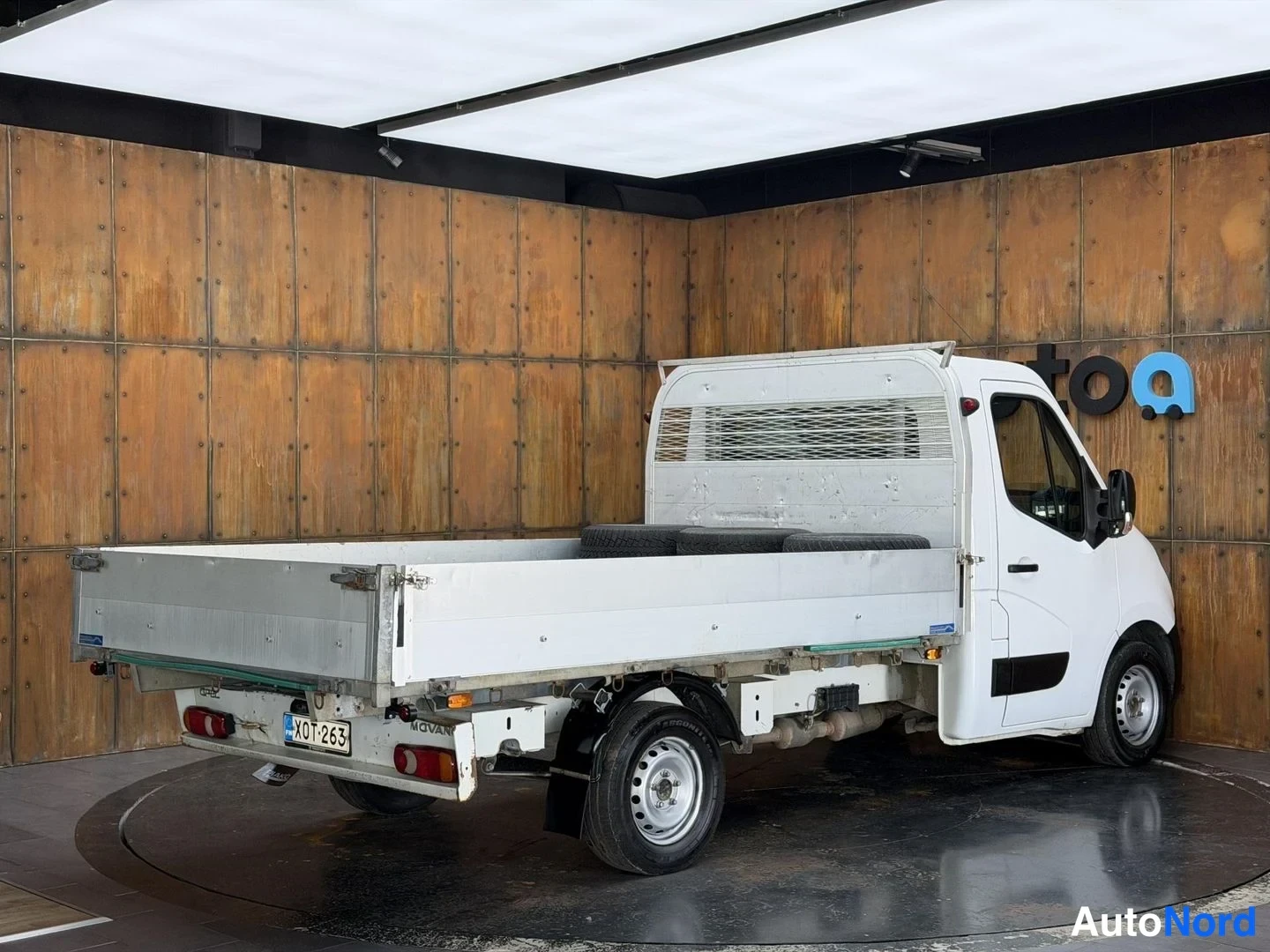 Valkoinen Opel Movano 2018, takaviisto, kuva 11