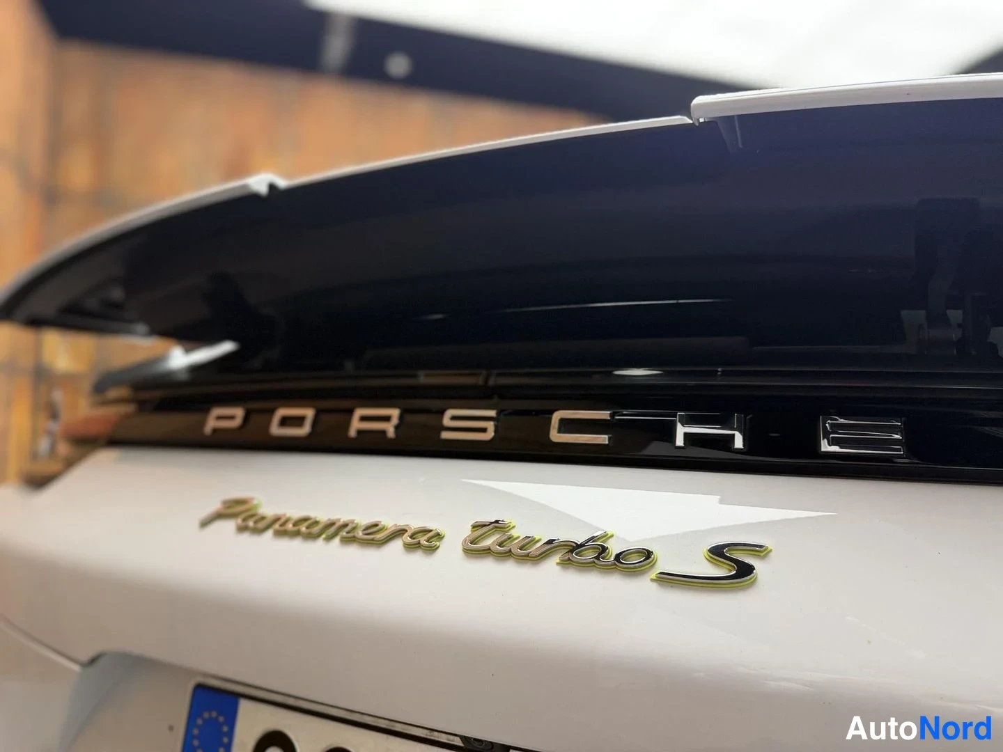 Valkoinen Porsche Panamera Turbo S E-Hybrid 2019, yksityiskohta, kuva 24