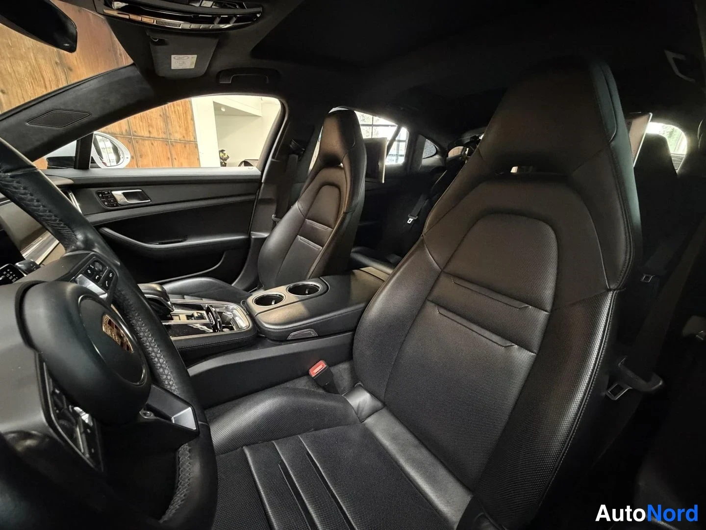 Valkoinen Porsche Panamera Turbo S E-Hybrid 2019, etuistuimet, kuva 22