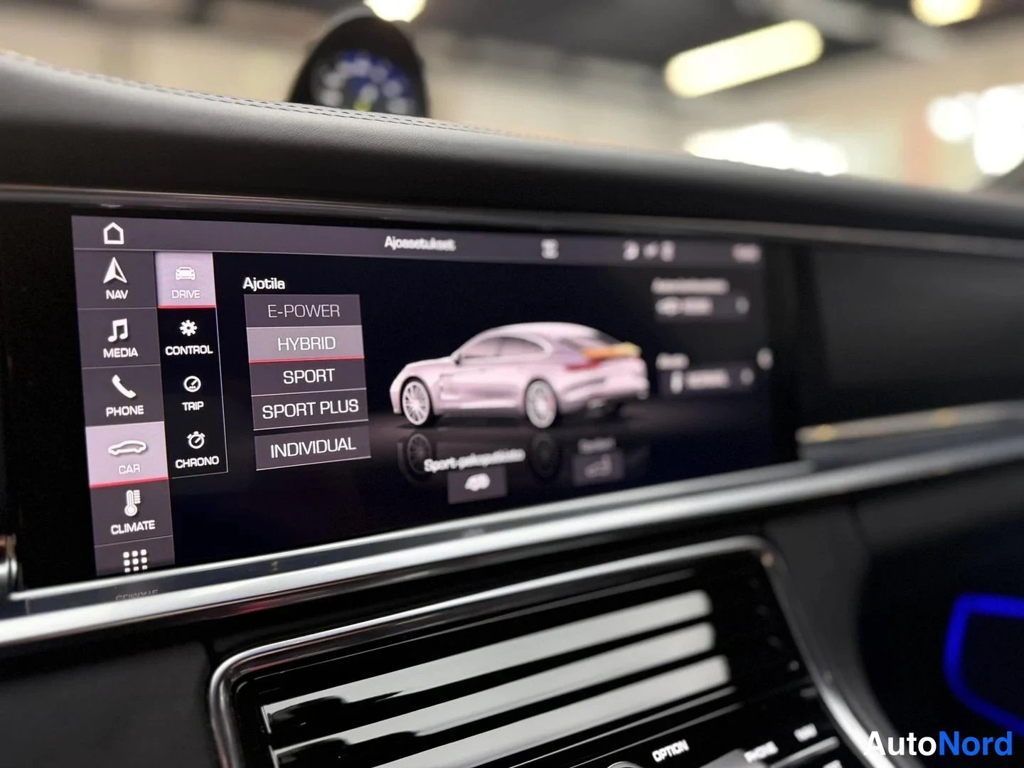 Valkoinen Porsche Panamera Turbo S E-Hybrid 2019, yksityiskohta, kuva 27