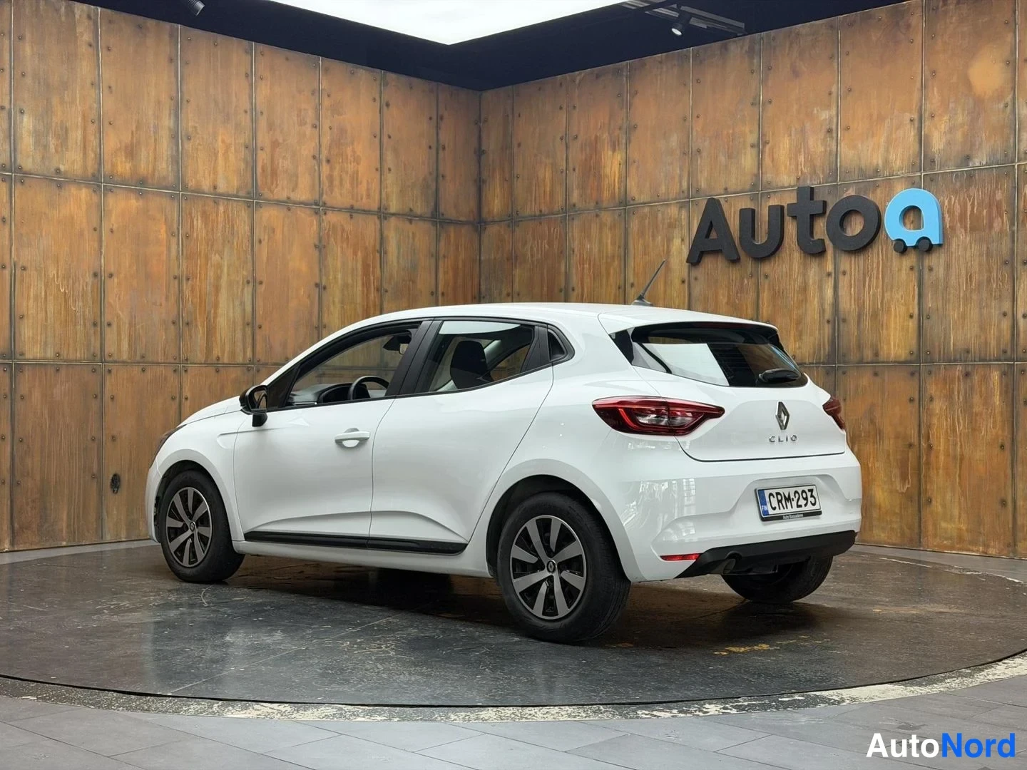 Valkoinen Renault Clio 2023, takaviisto, kuva 10