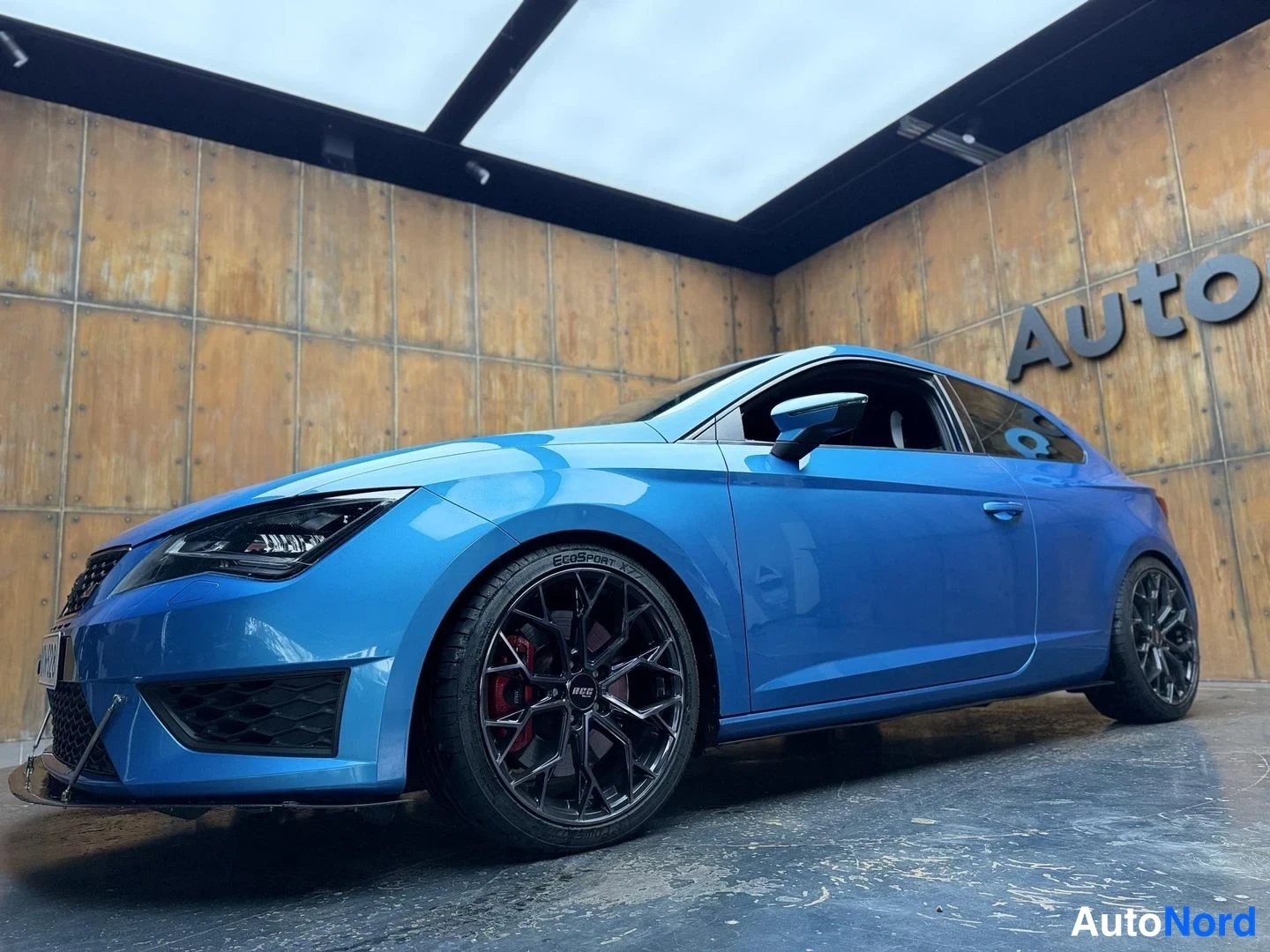 Sininen Seat Leon SC 2015, etuviisto, keula vasemmalle, kuva 3