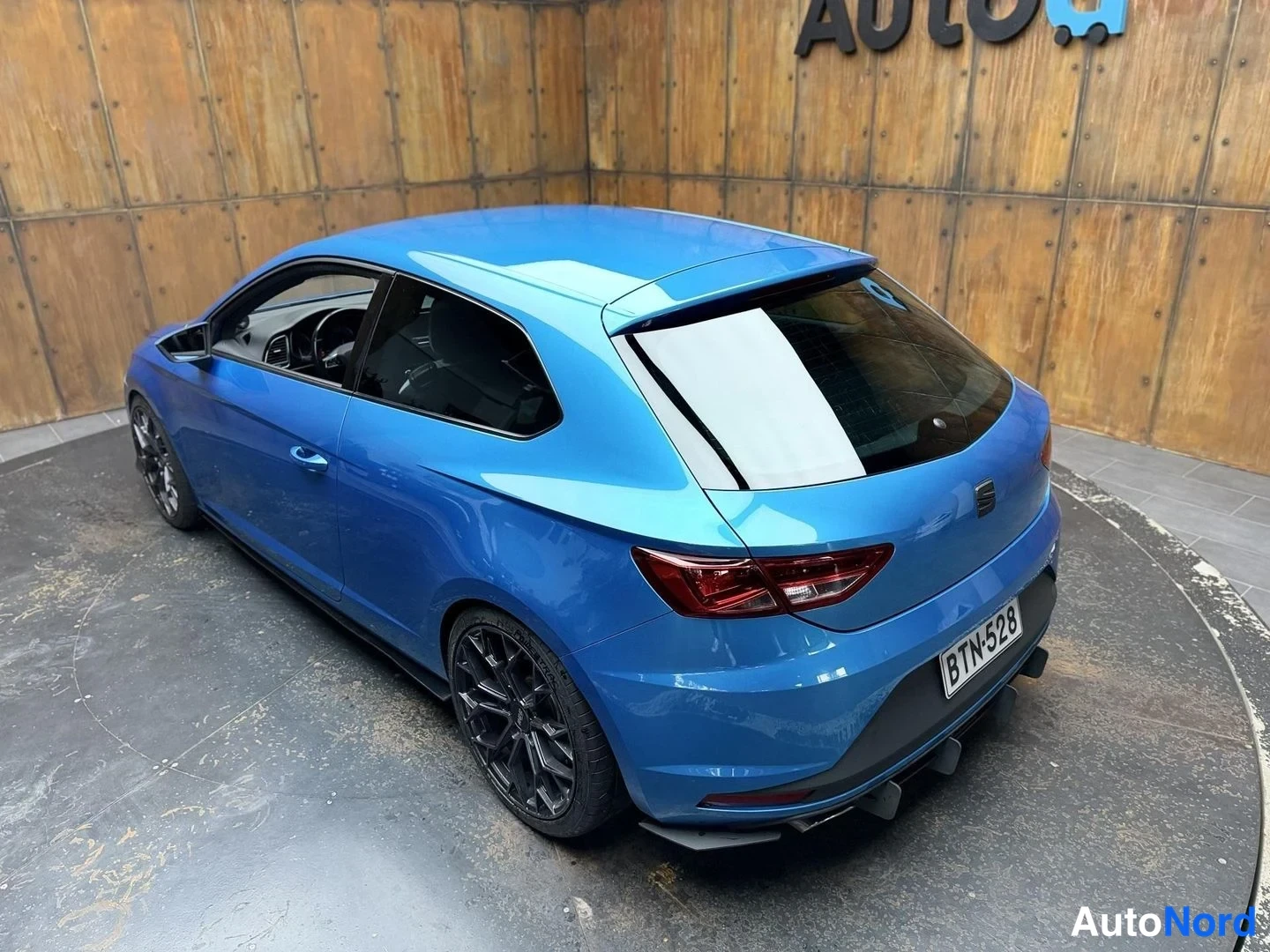 Sininen Seat Leon SC 2015, takaviisto, kuva 10