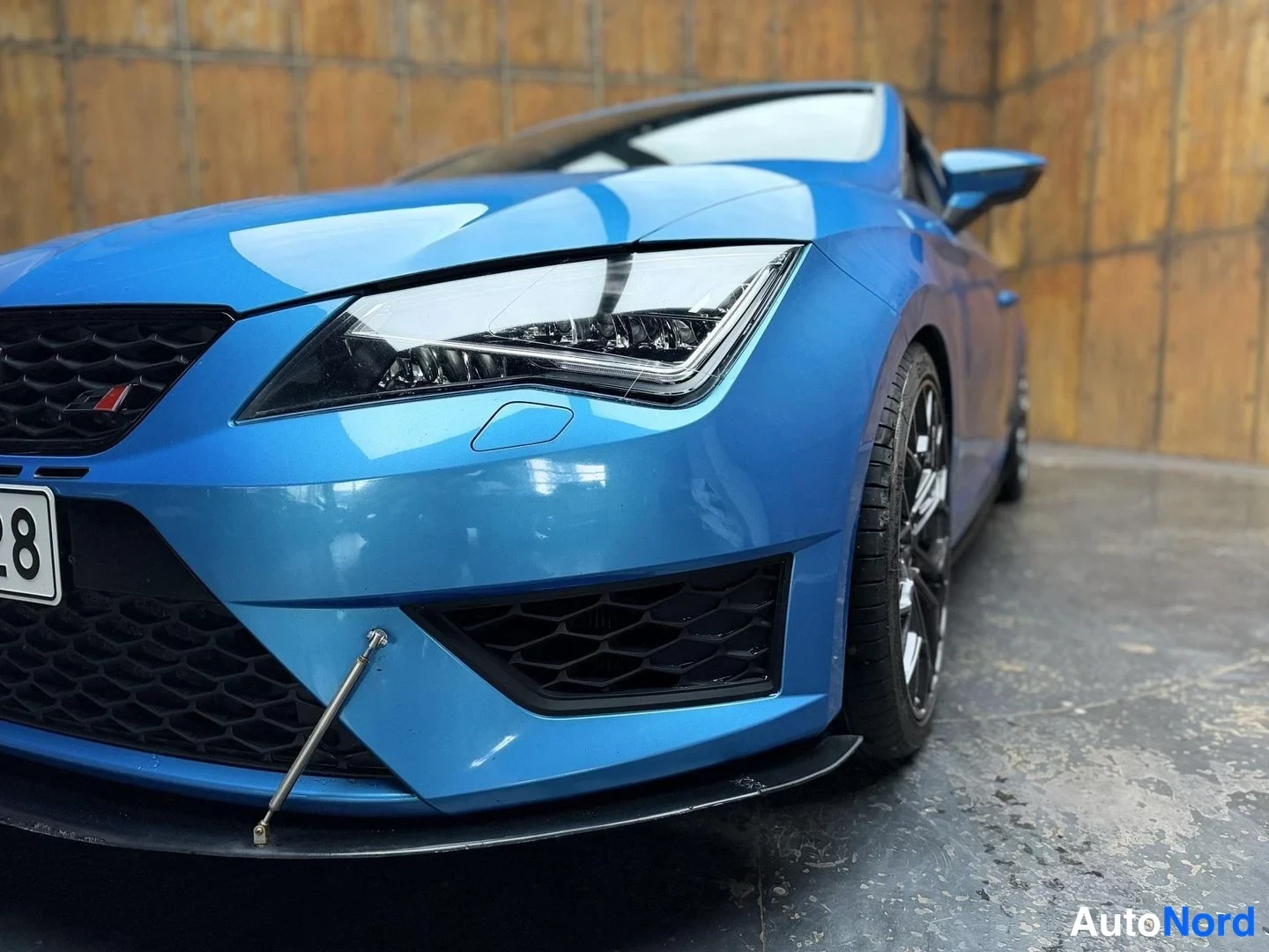 Sininen Seat Leon SC 2015, etuviisto, keula vasemmalle, kuva 4
