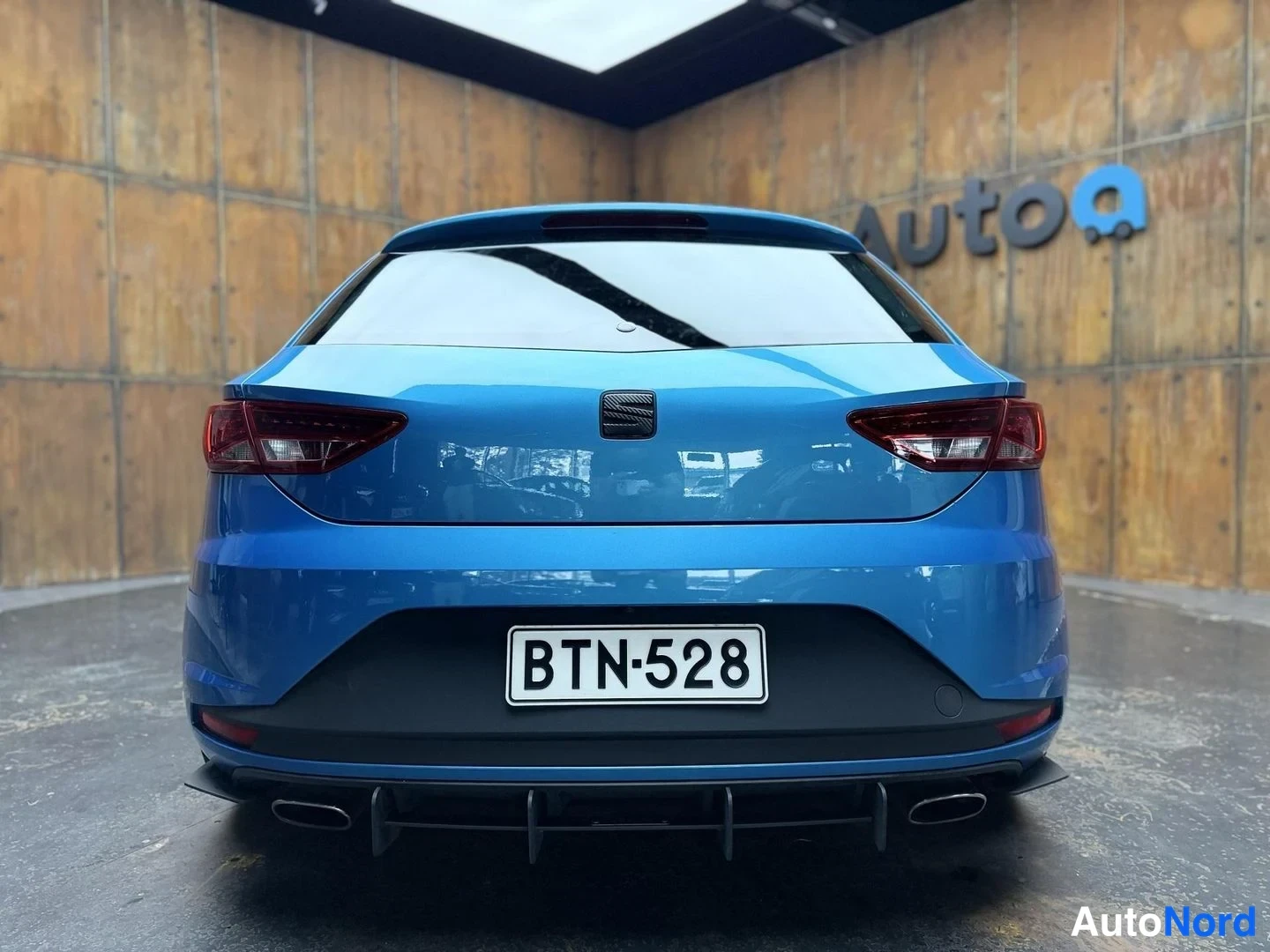 Sininen Seat Leon SC 2015, takaa, kuva 16