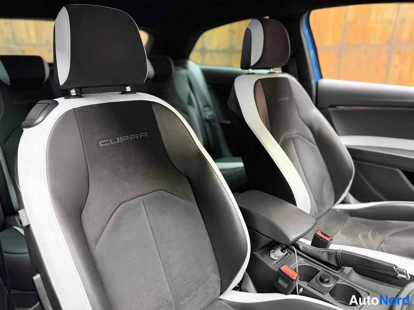 Sininen Seat Leon SC 2015, etuistuimet, kuva 20