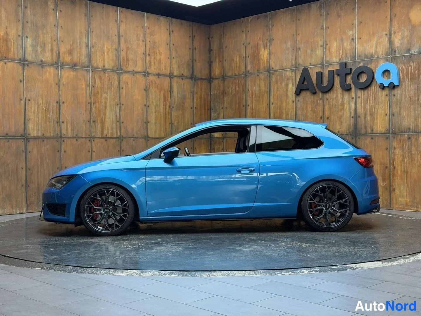 Sininen Seat Leon SC 2015, etuviisto, keula vasemmalle, kuva 2