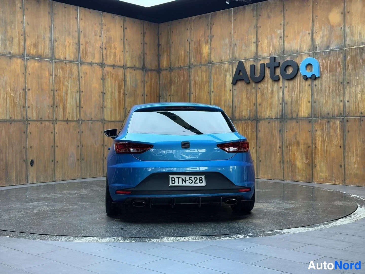 Sininen Seat Leon SC 2015, takaa, kuva 17