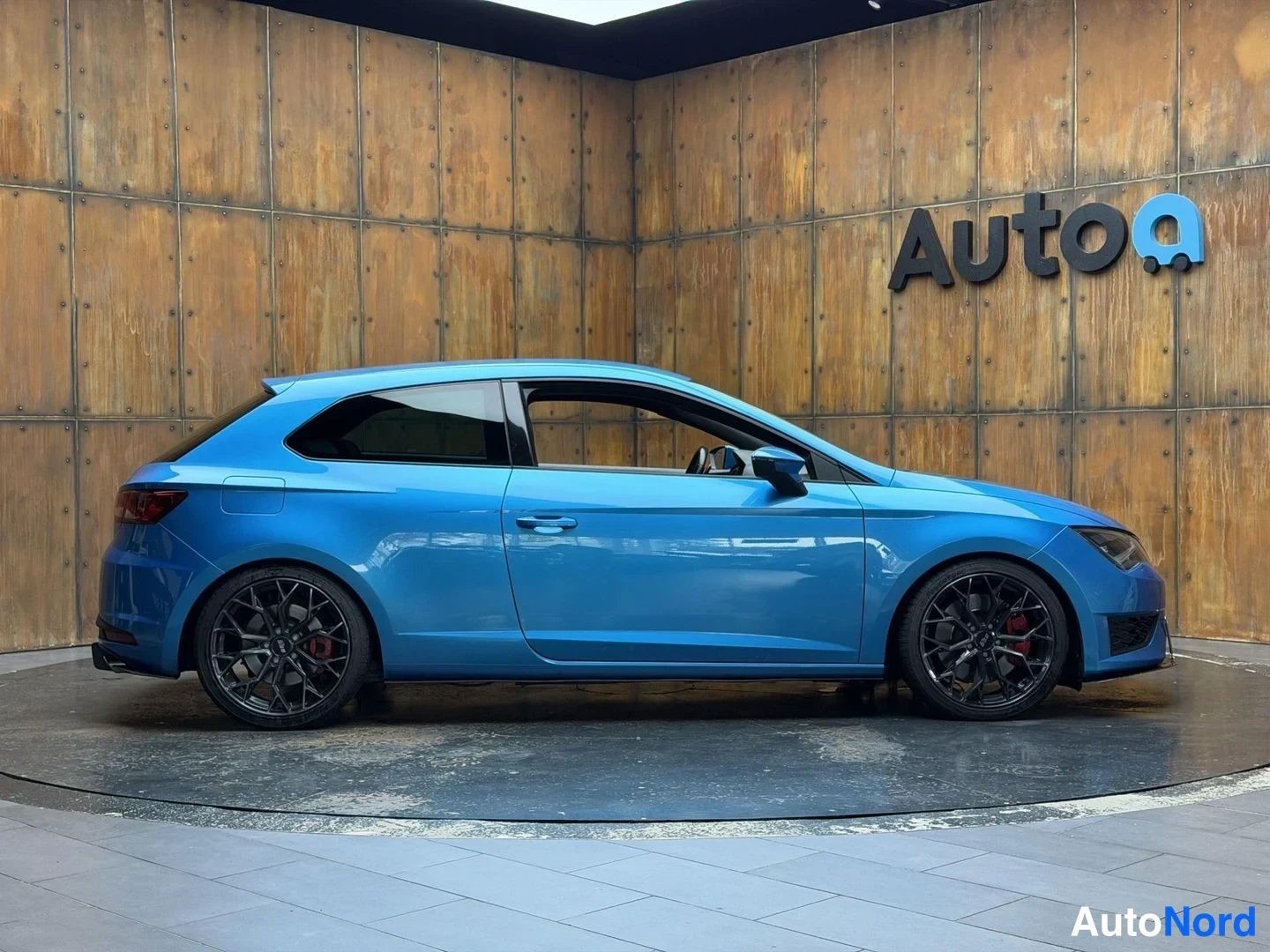 Sininen Seat Leon SC 2015, sivulta, kuva 9