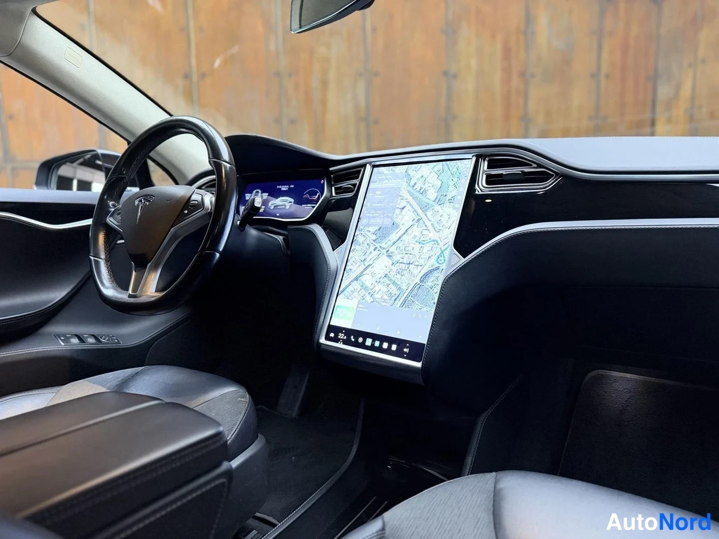 Musta Tesla Model S 2016, ohjaamo, kuva 13