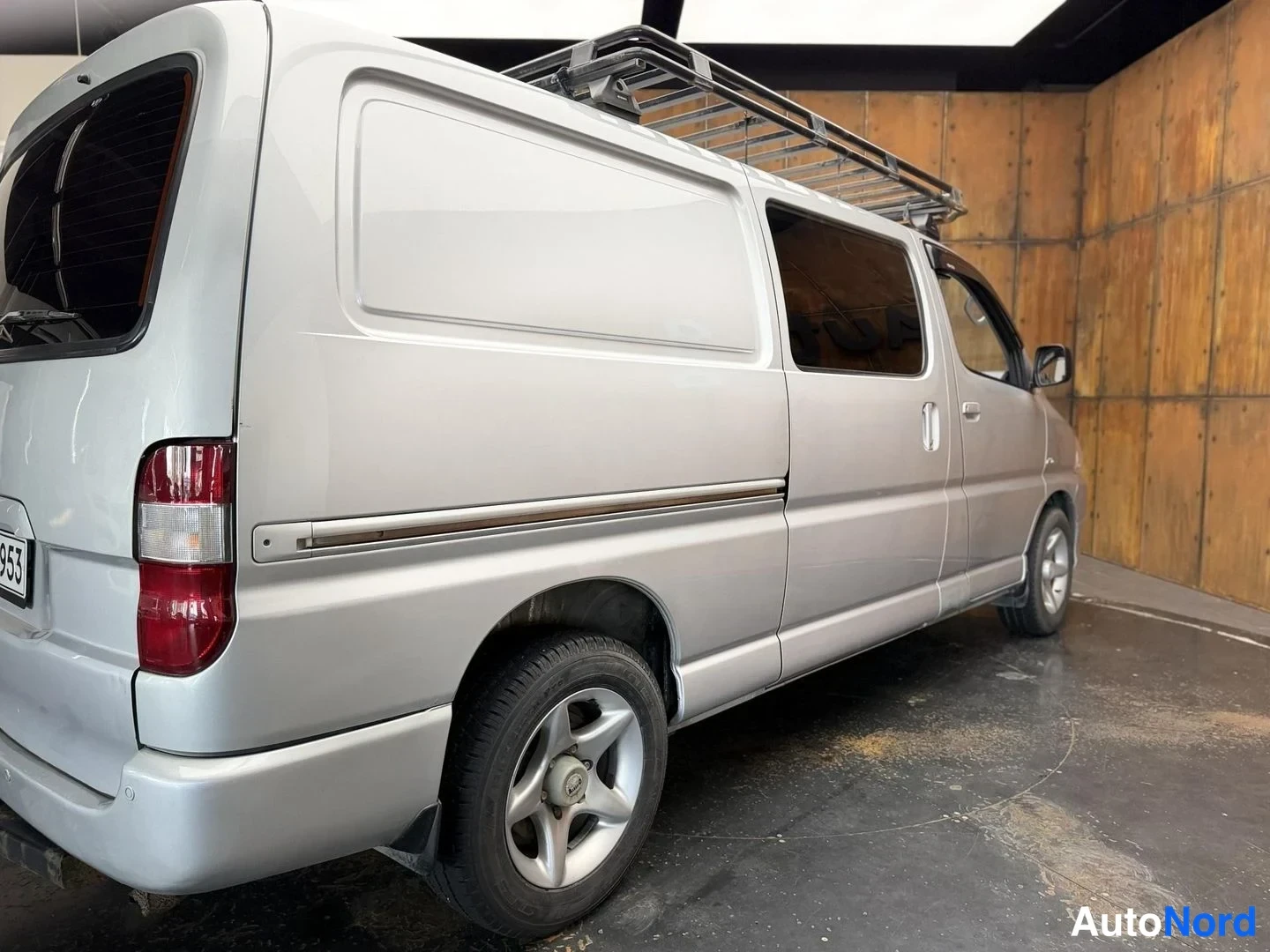 Hopea Toyota Hiace 2007, takaviisto, kuva 15