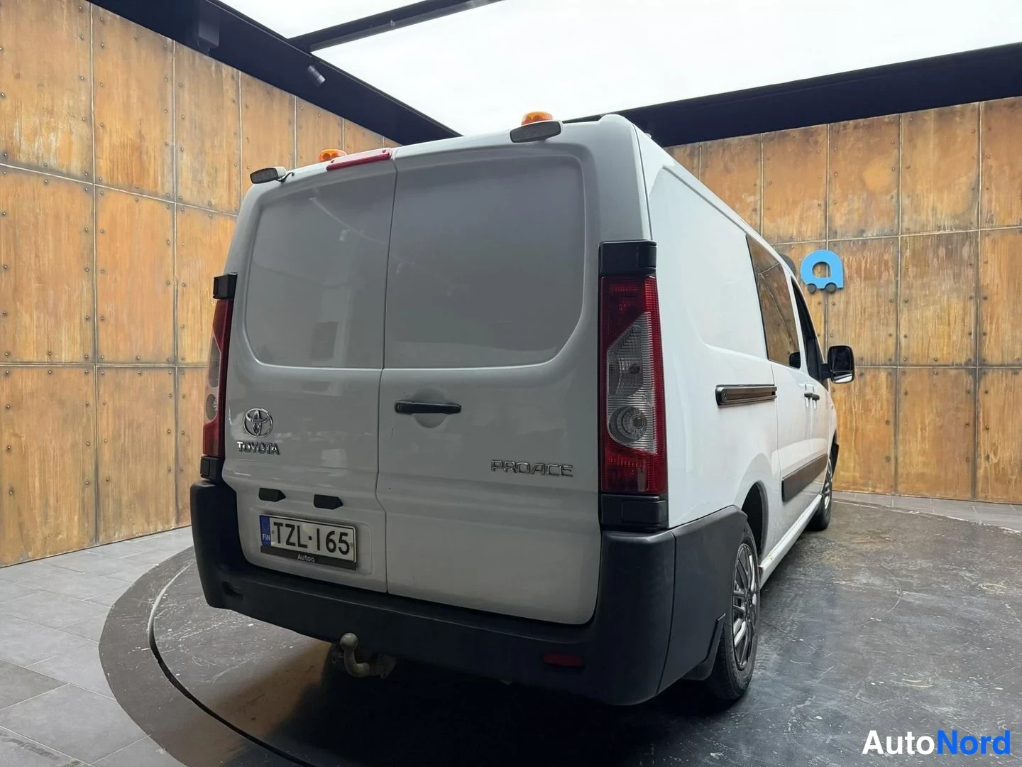 Valkoinen Toyota Proace 2014, takaviisto, kuva 14
