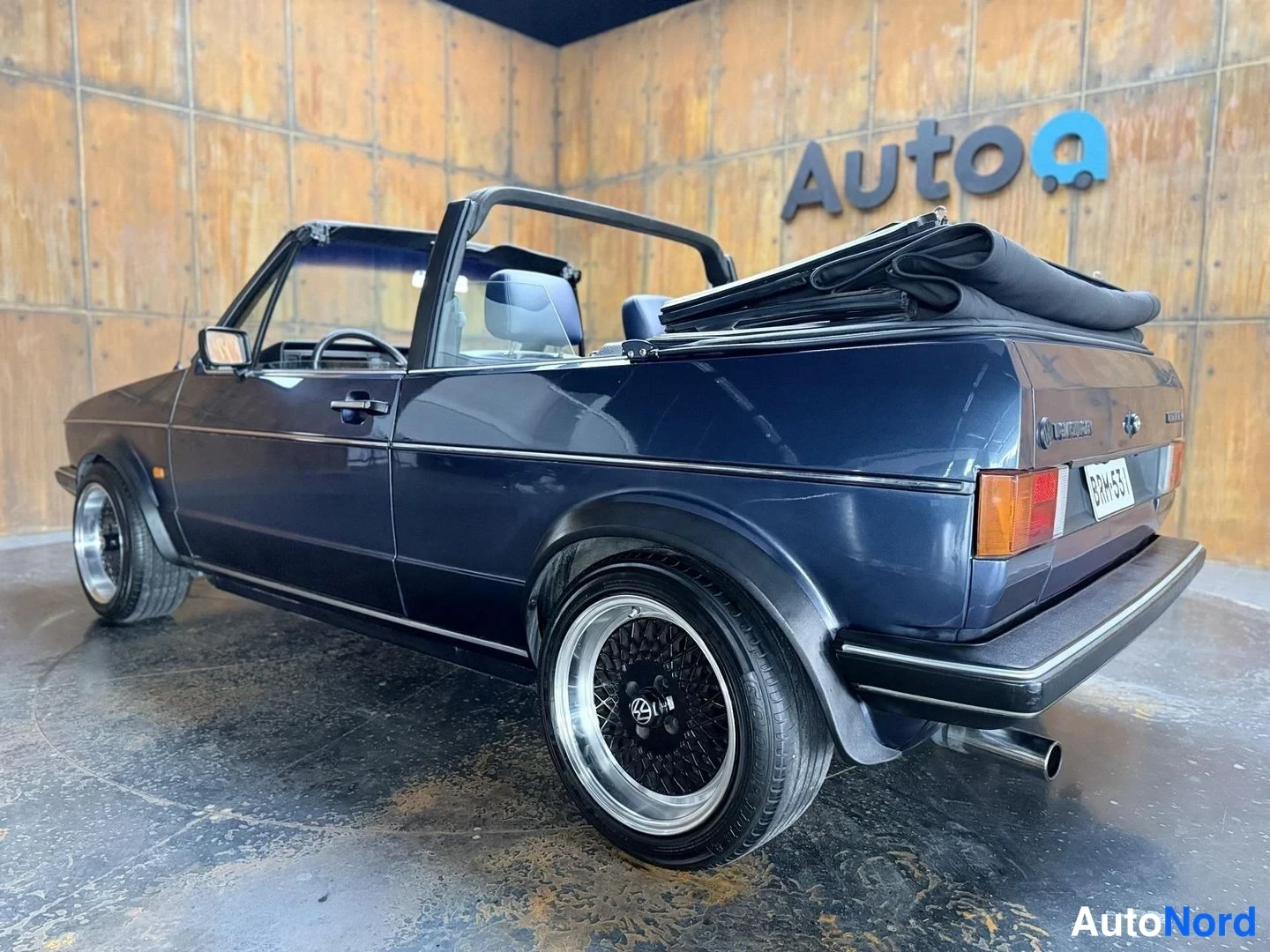 Sininen Volkswagen Golf 1986, takaviisto, kuva 16