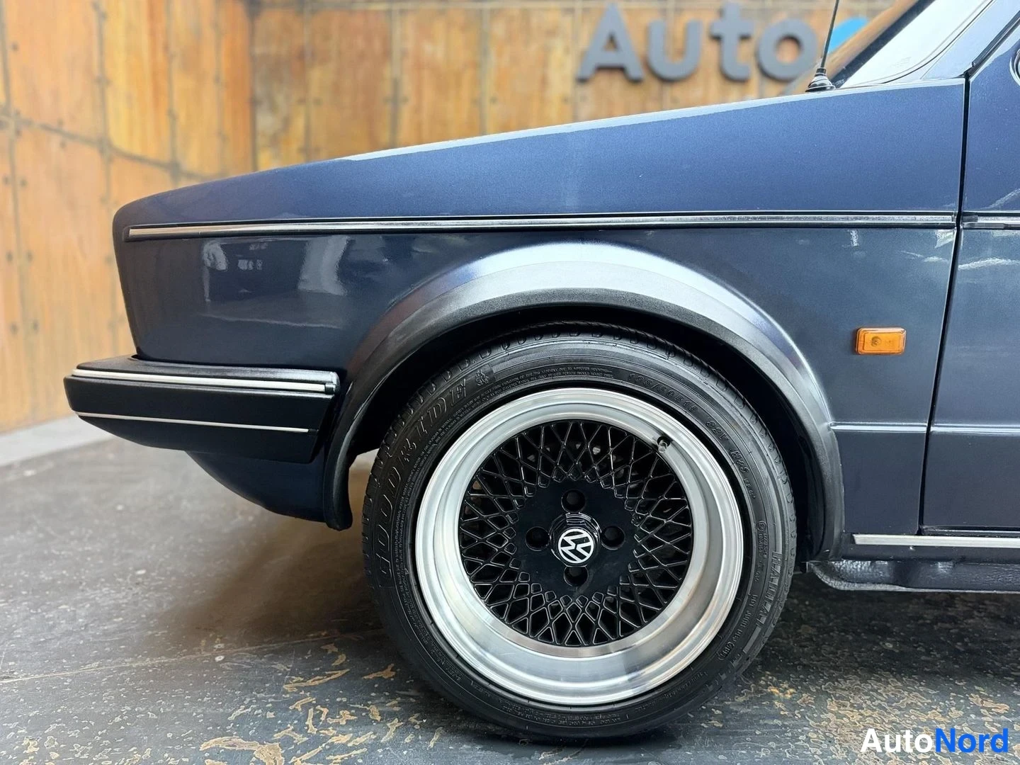 Sininen Volkswagen Golf 1986, yksityiskohta, kuva 33