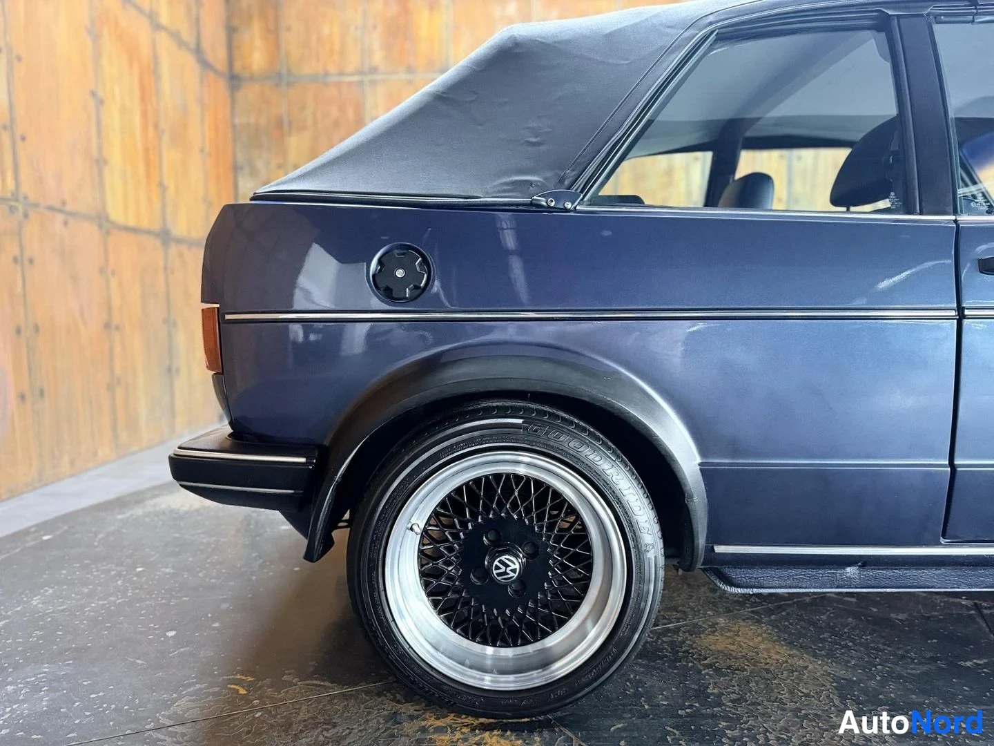 Sininen Volkswagen Golf 1986, takaviisto, kuva 20
