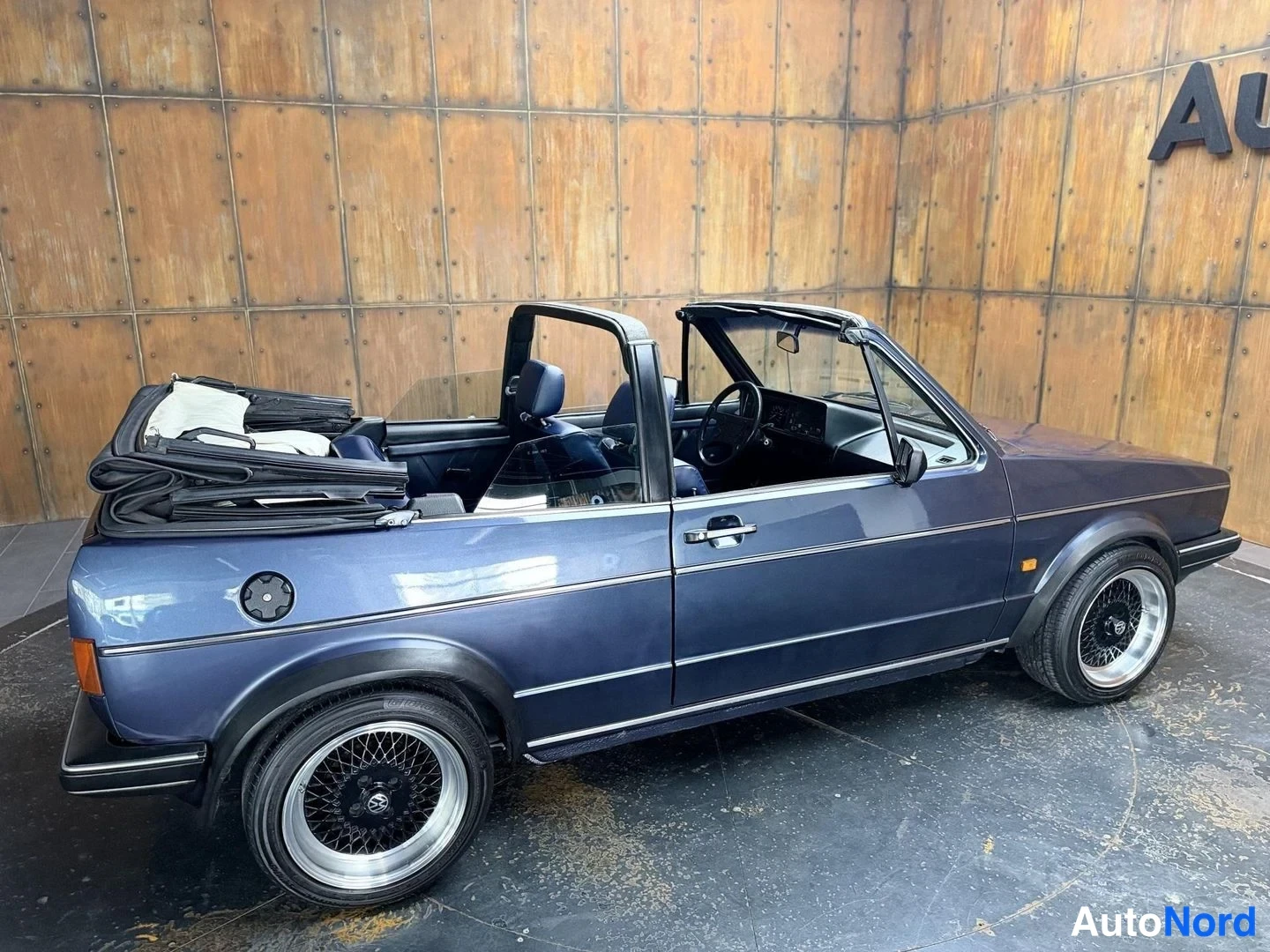 Sininen Volkswagen Golf 1986, sivulta, kuva 15