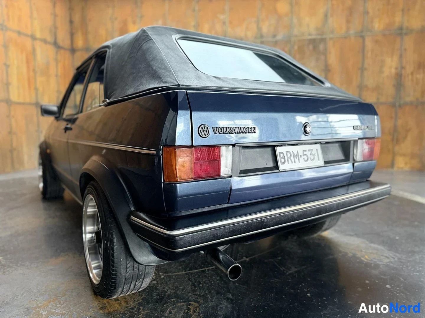 Sininen Volkswagen Golf 1986, takaviisto, kuva 17