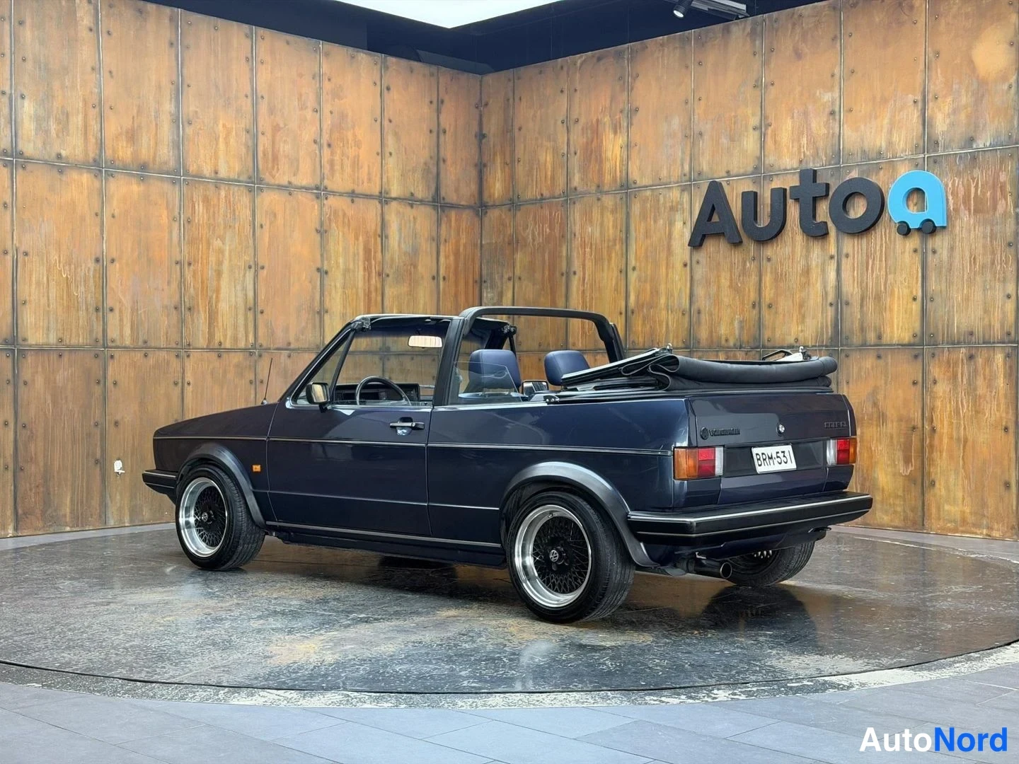 Sininen Volkswagen Golf 1986, takaviisto, kuva 18