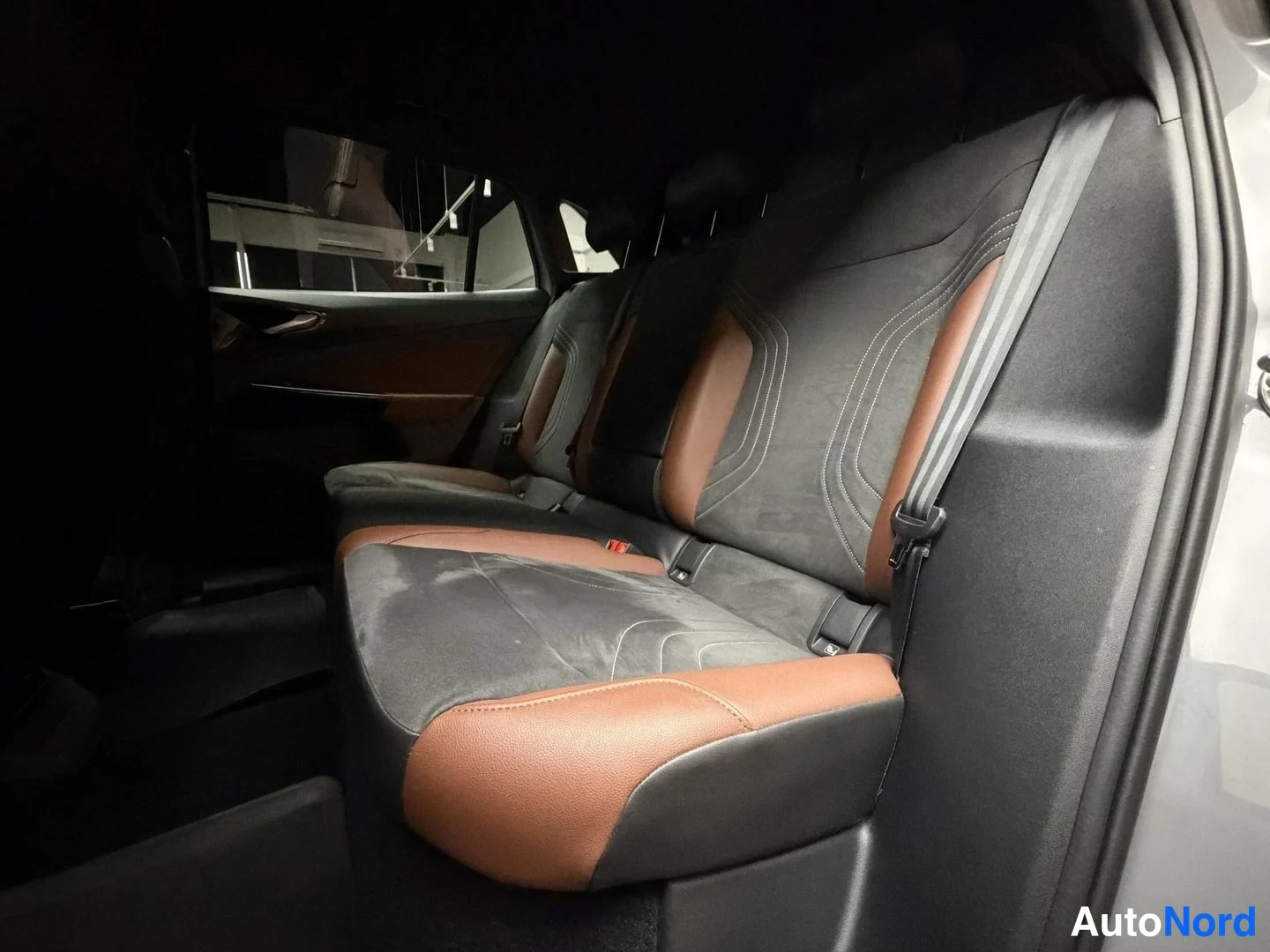 Harmaa Volkswagen ID.4 PRO 150 KW 2021, takaistuimet, kuva 17