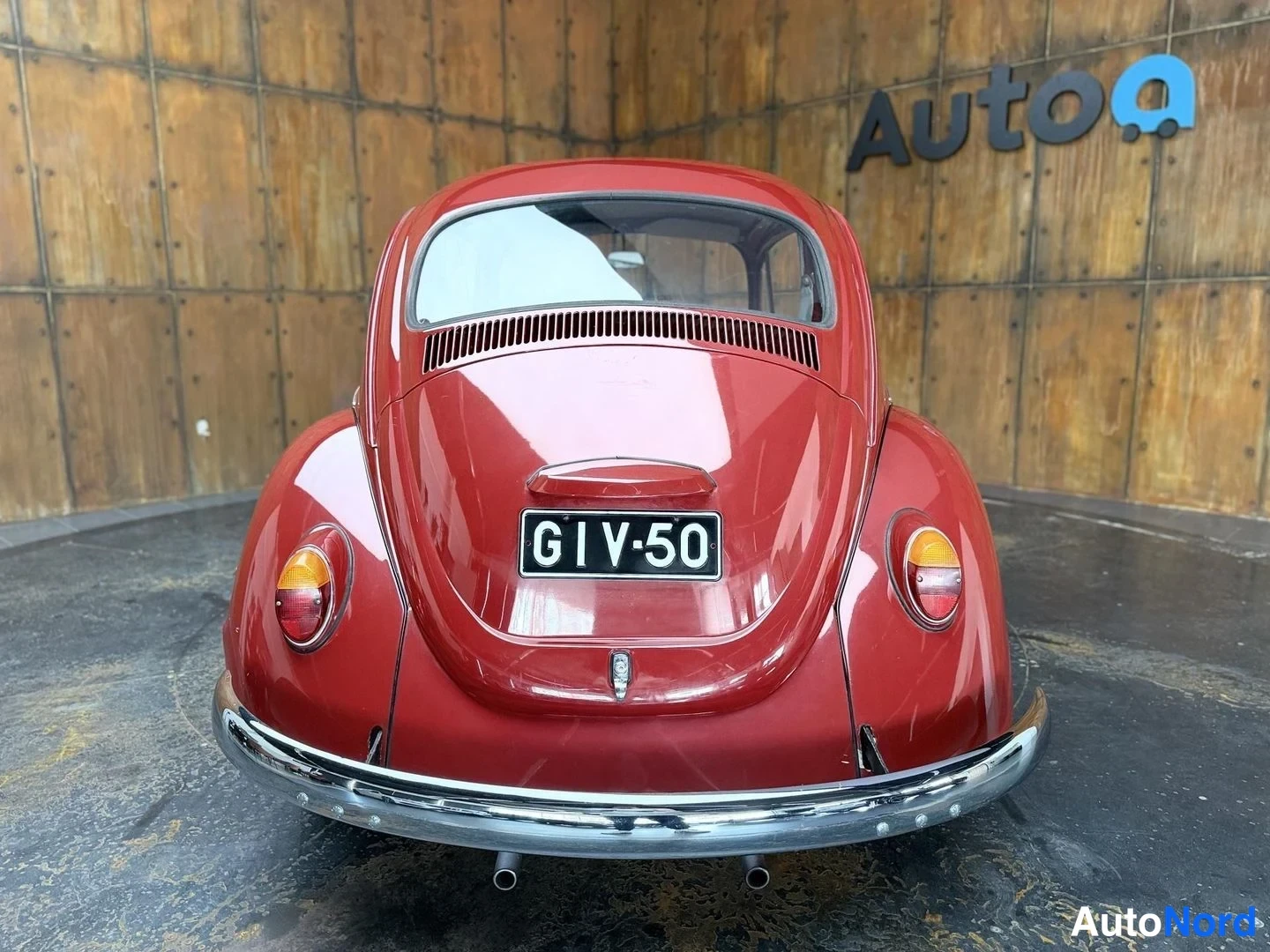 Punainen Volkswagen Kupla 1968, takaa, kuva 20