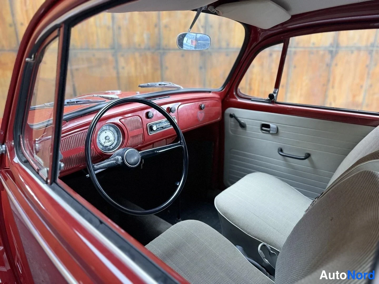 Punainen Volkswagen Kupla 1968, ohjaamo, kuva 21