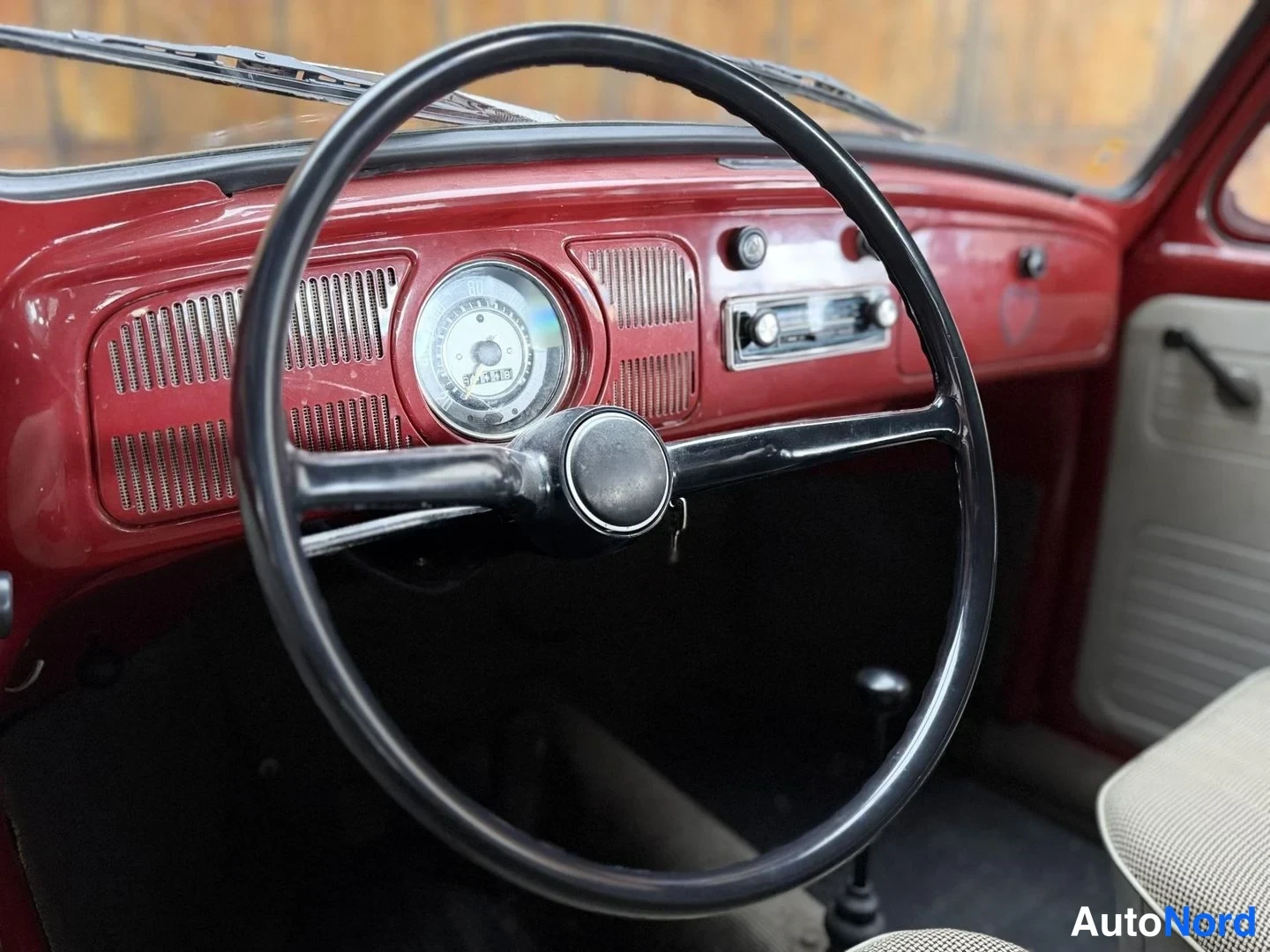 Punainen Volkswagen Kupla 1968, ohjaamo, kuva 22