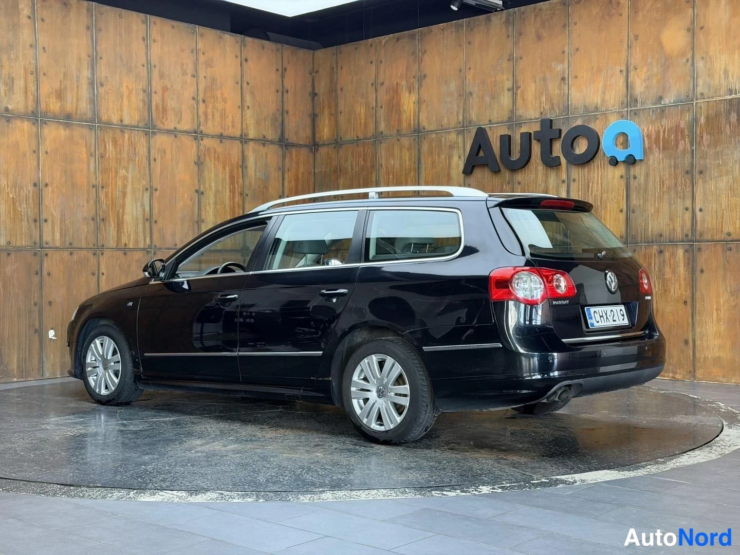 Musta Volkswagen Passat 2010, takaviisto, kuva 10