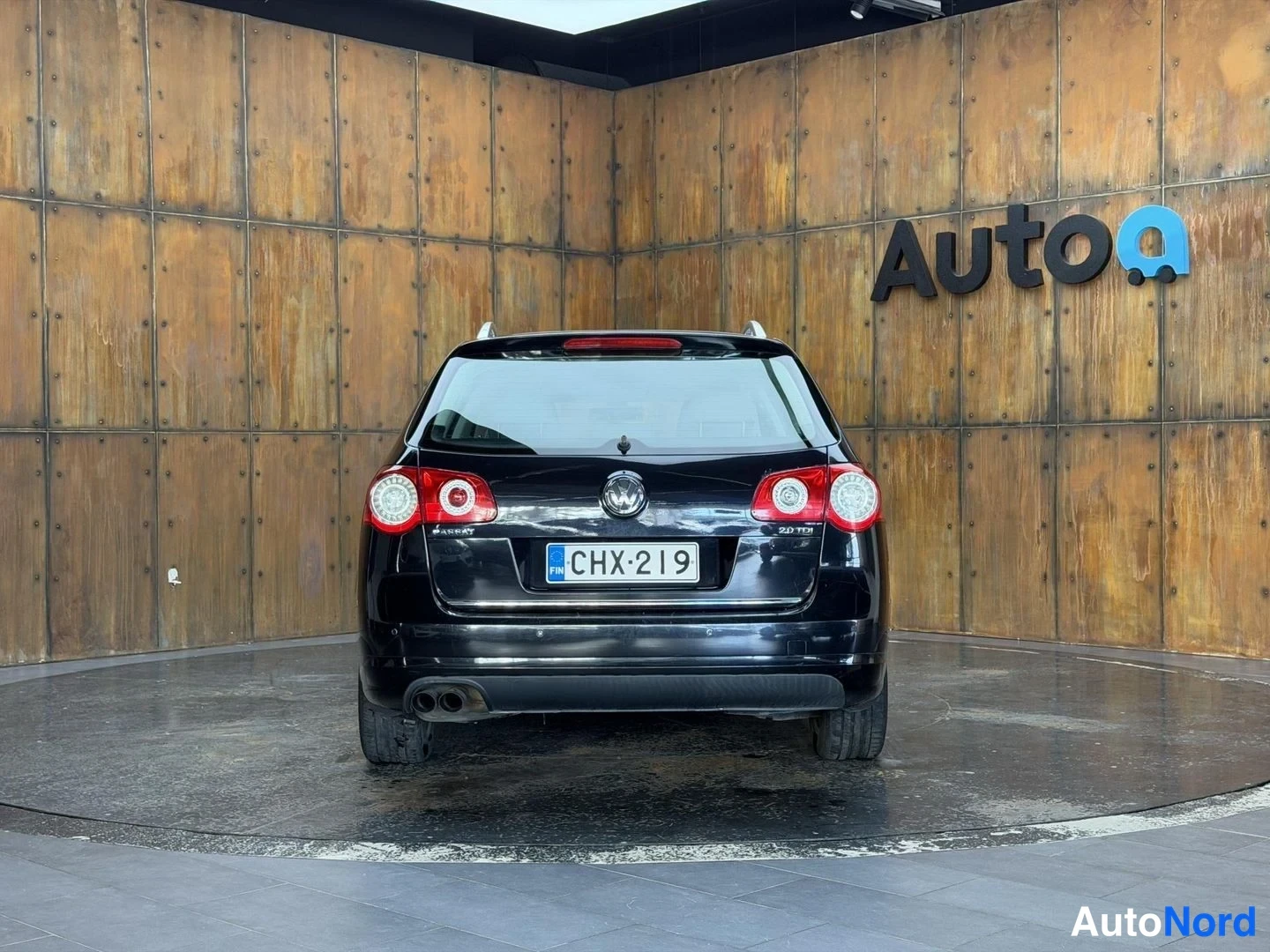 Musta Volkswagen Passat 2010, takaa, kuva 15