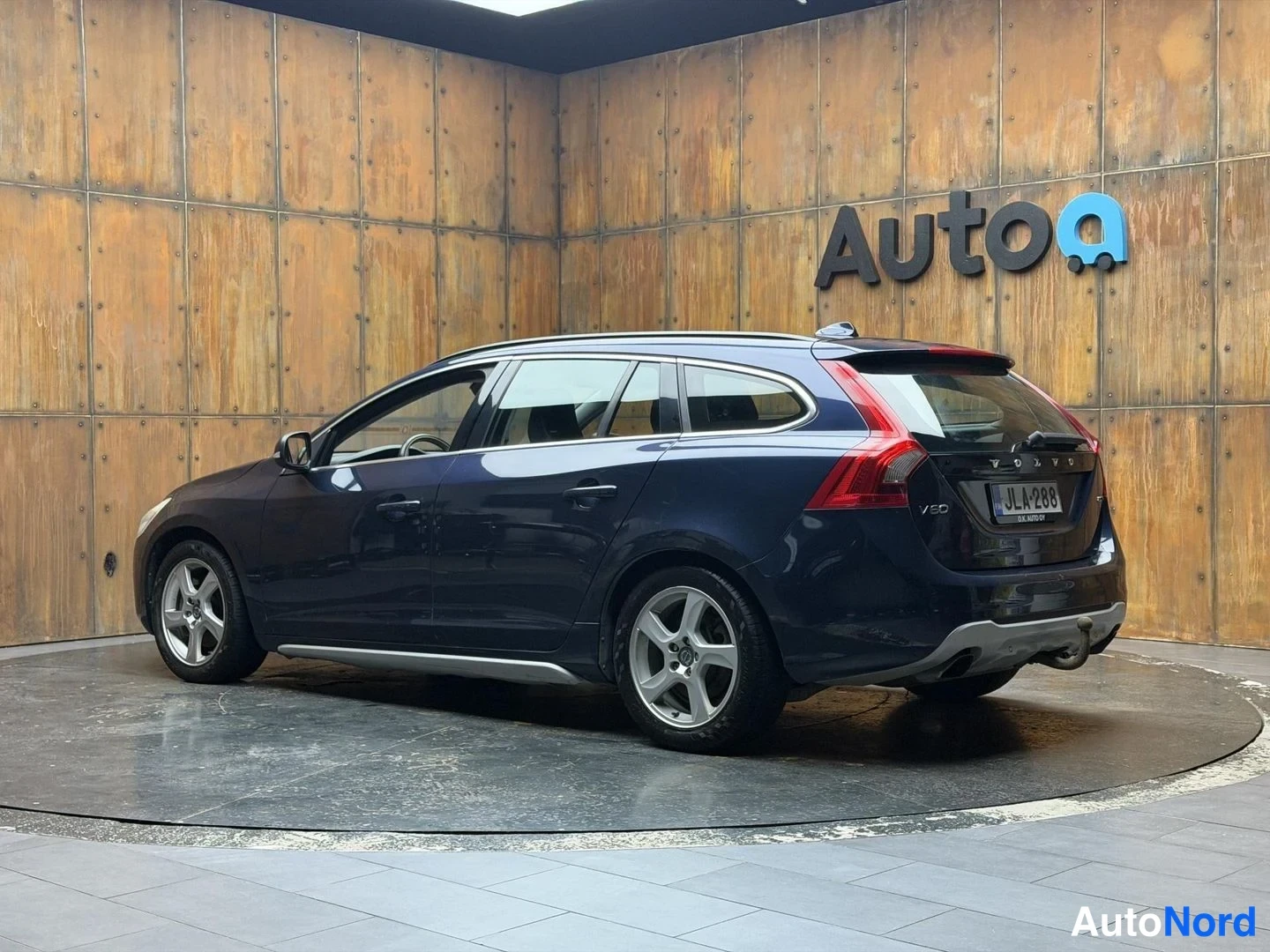 Sininen Volvo V60 2010, takaviisto, kuva 9