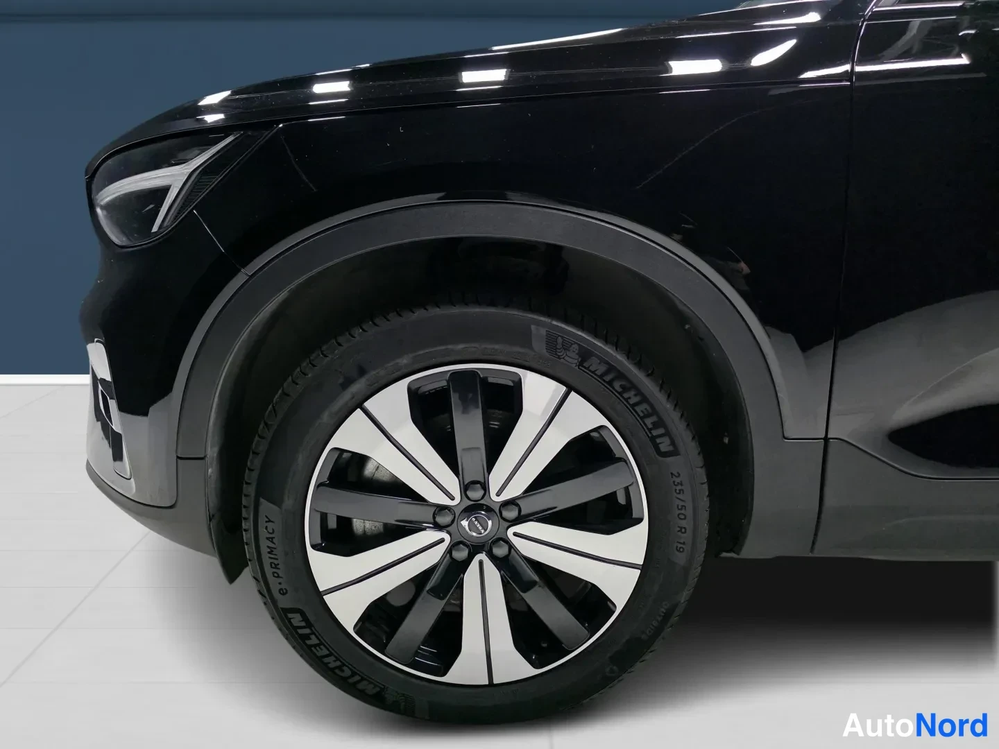 Musta Volvo XC40 2023, yksityiskohta, kuva 16