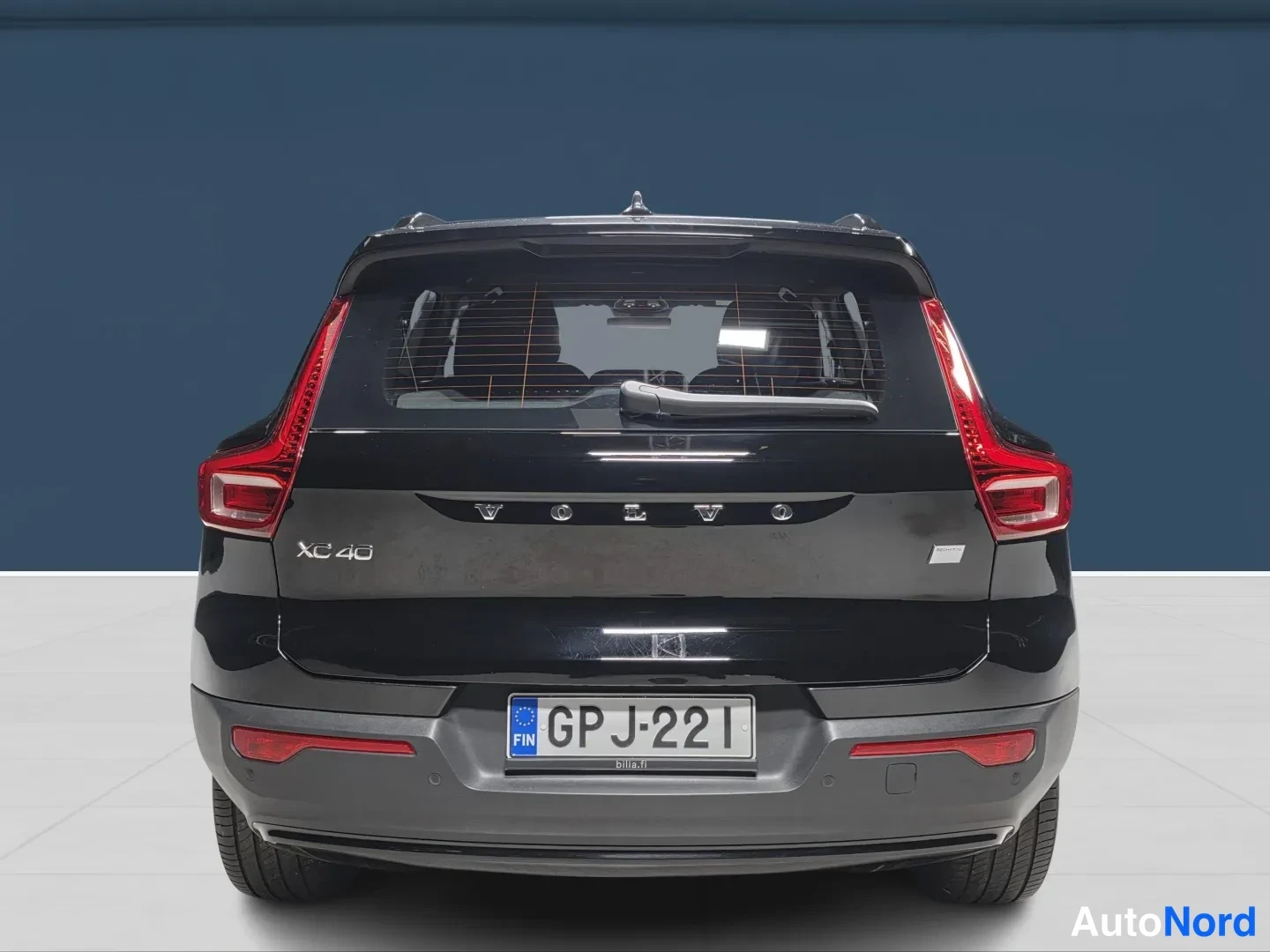 Musta Volvo XC40 2023, takaa, kuva 7