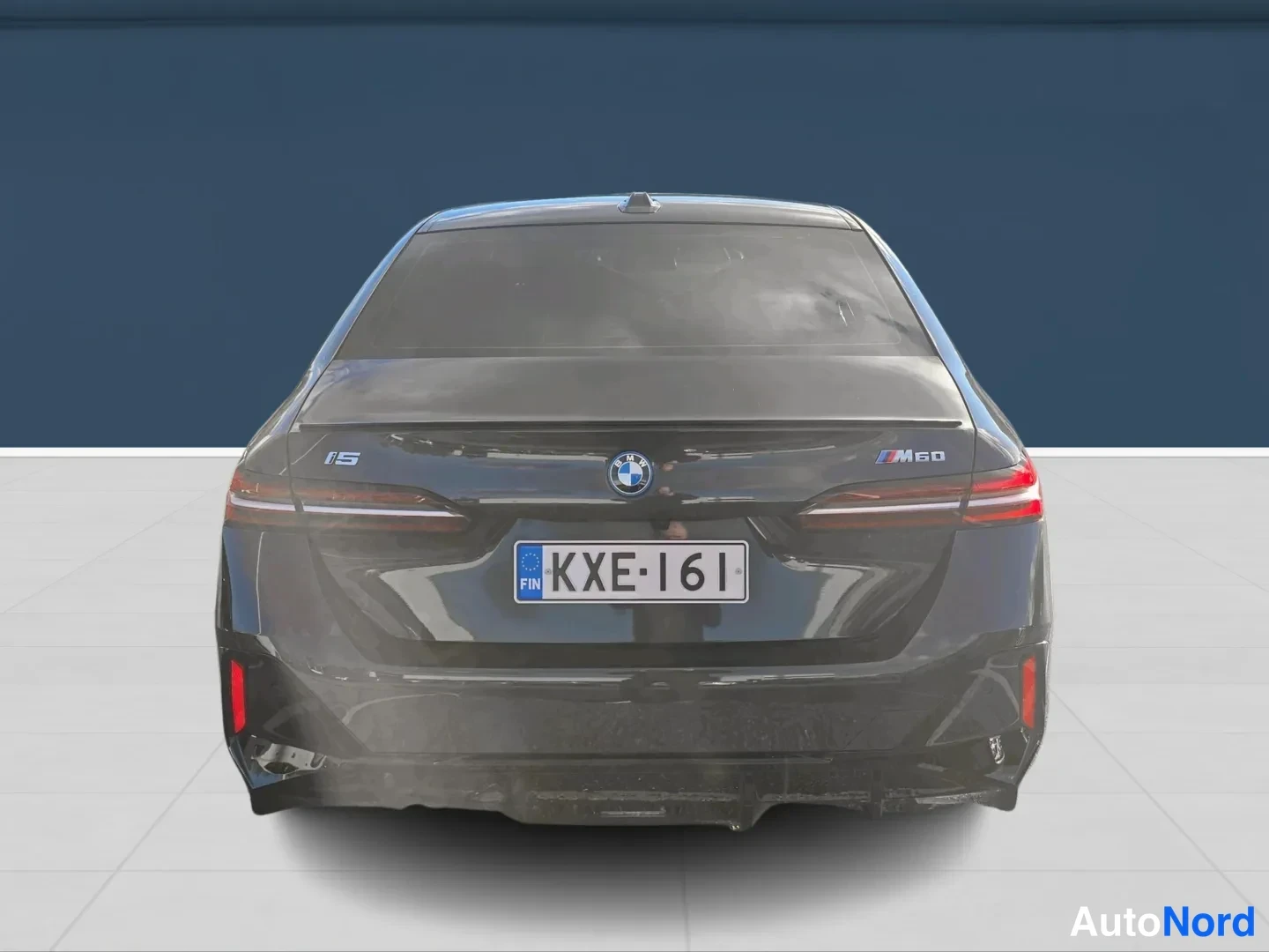 Harmaa BMW i5 2024, takaa, kuva 5