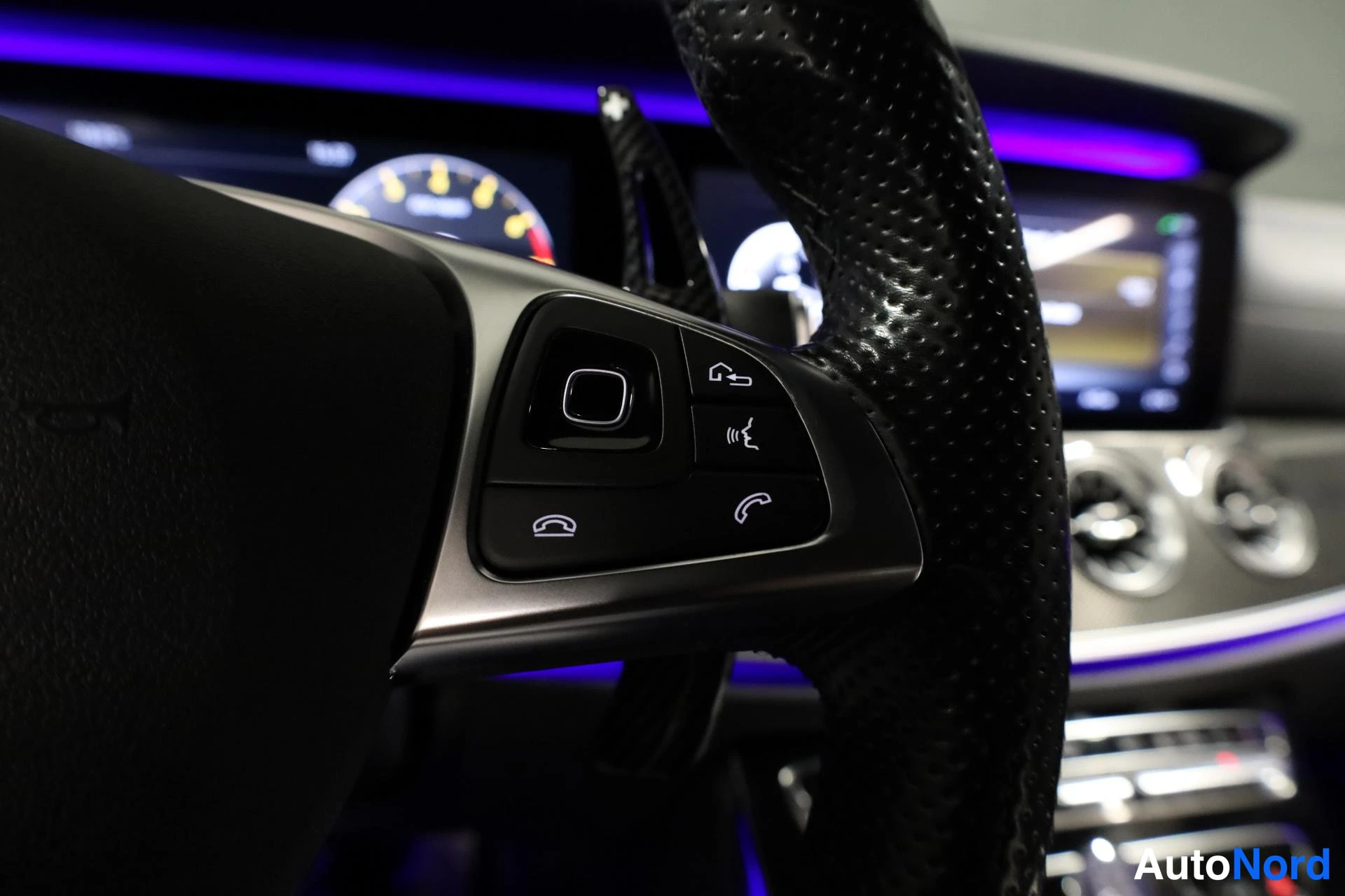 Black Mercedes-Benz E 2017, detail, photo 18