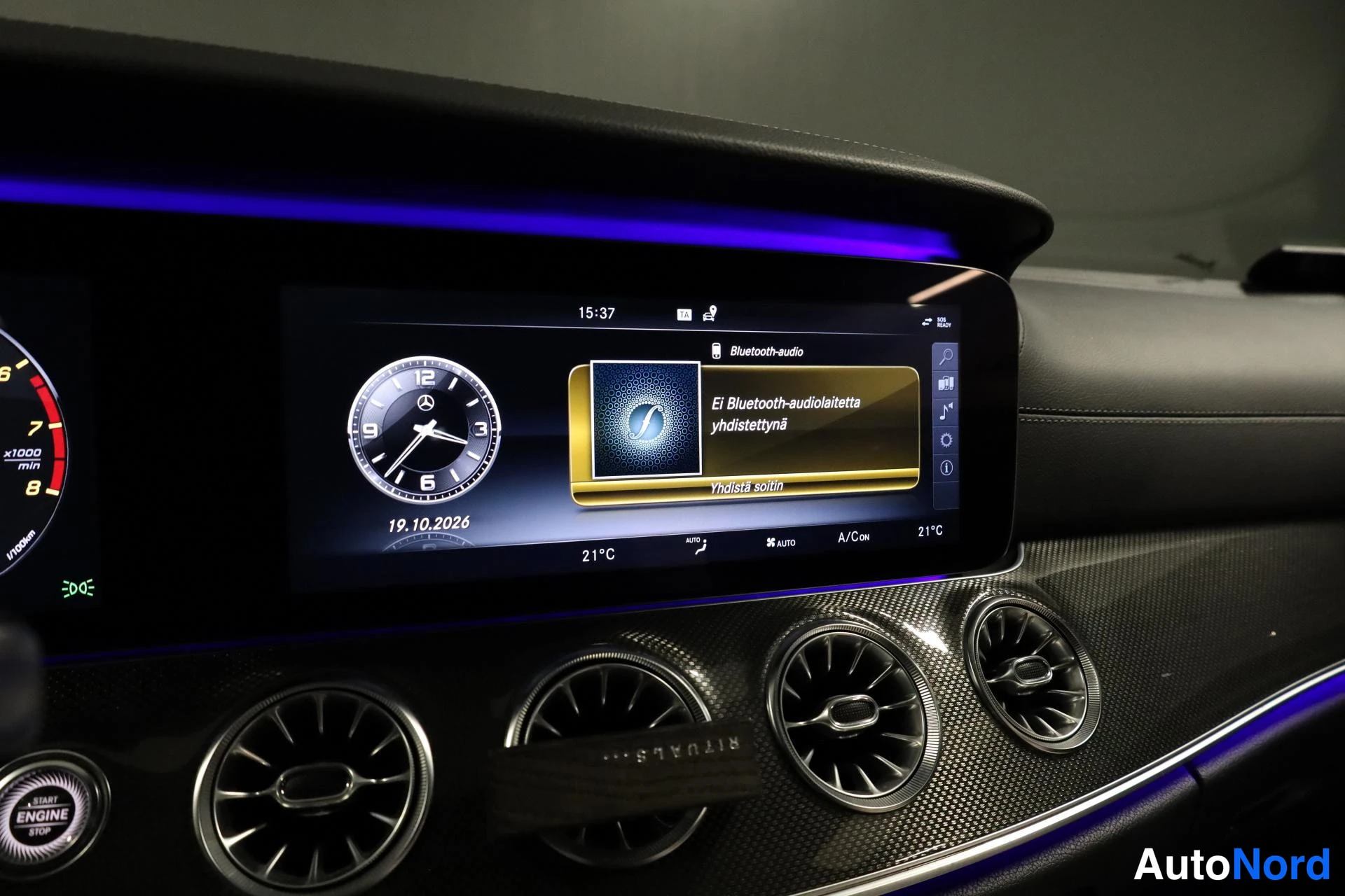 Black Mercedes-Benz E 2017, detail, photo 24